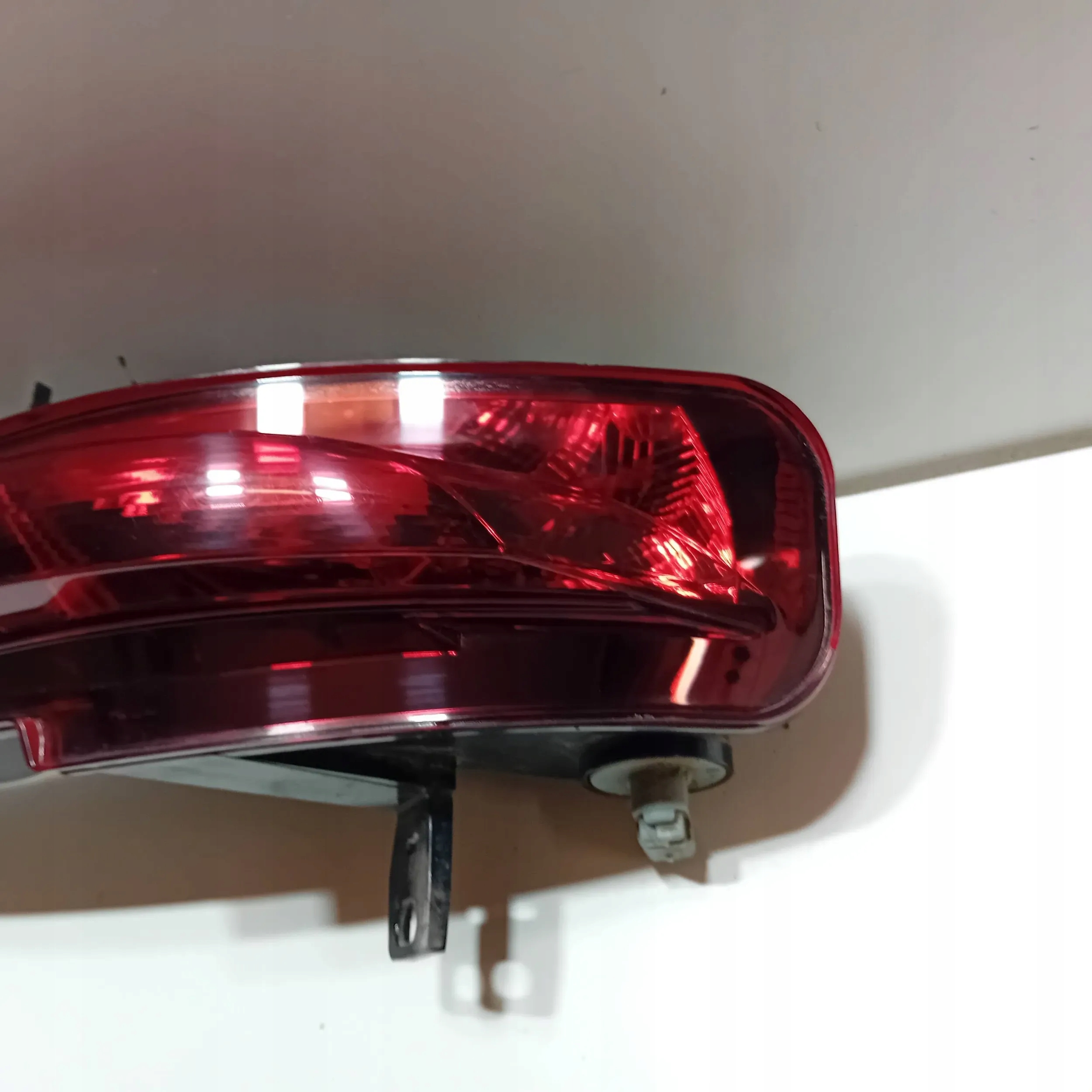 Peugeot 508 II 2019 Tył strona prawa Lampy przeciwmgielne Numer katalogowy oryginału 9813836480