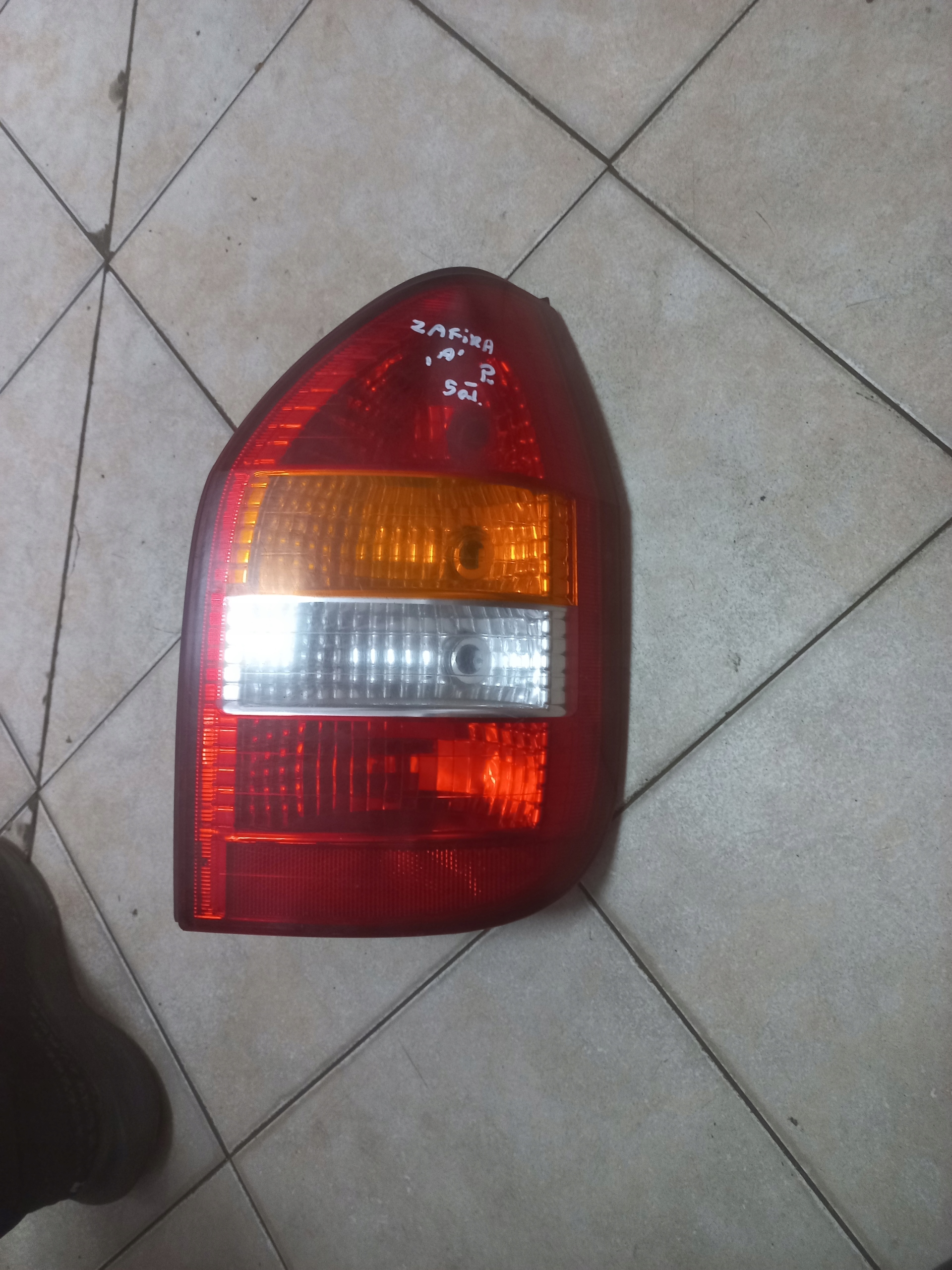 OPEL ZAFIRA A LAMPA TYŁ PRAWA