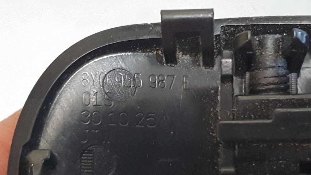 Audi A3 8Y Dysza der Spritzdüse links rechts 8Y0955987E