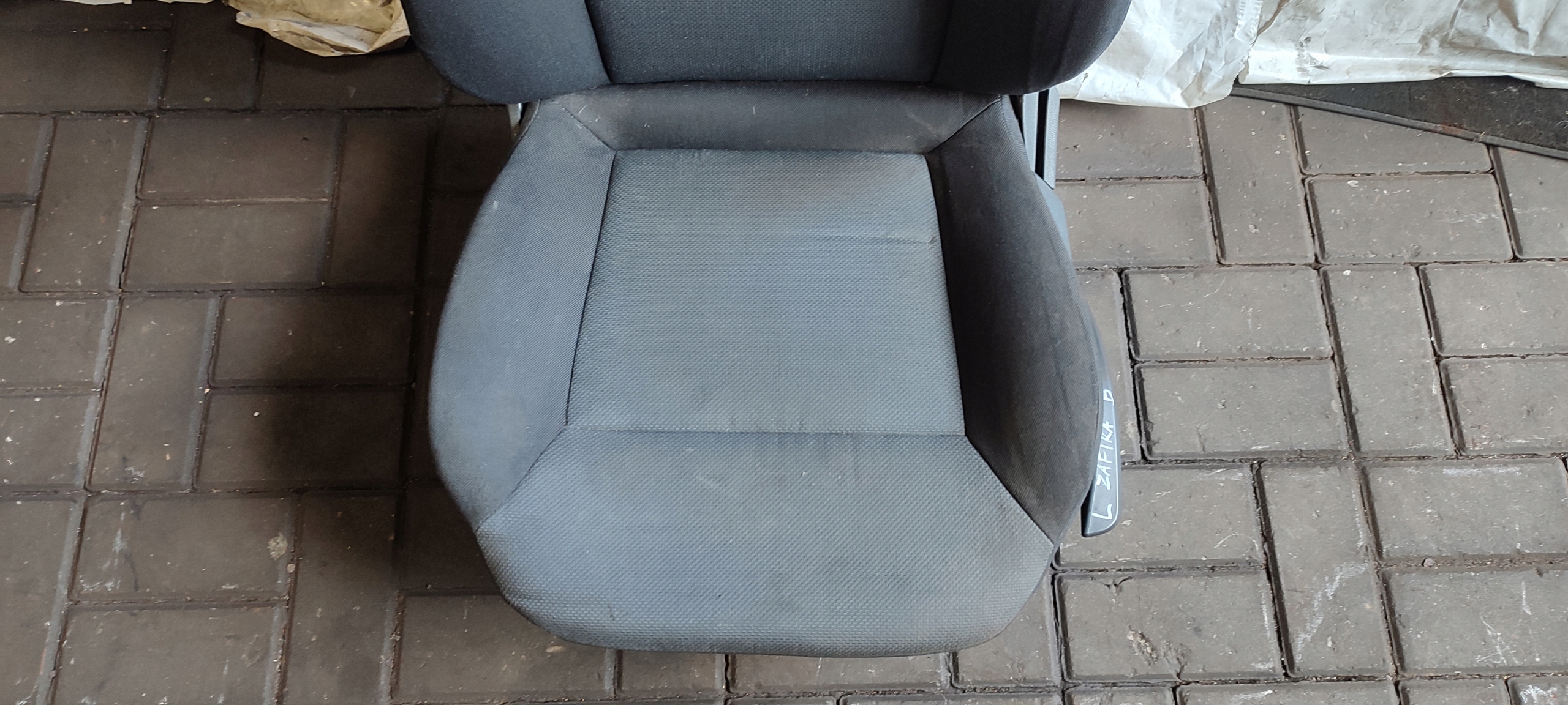 seat front left driver´s Opel Zafira B