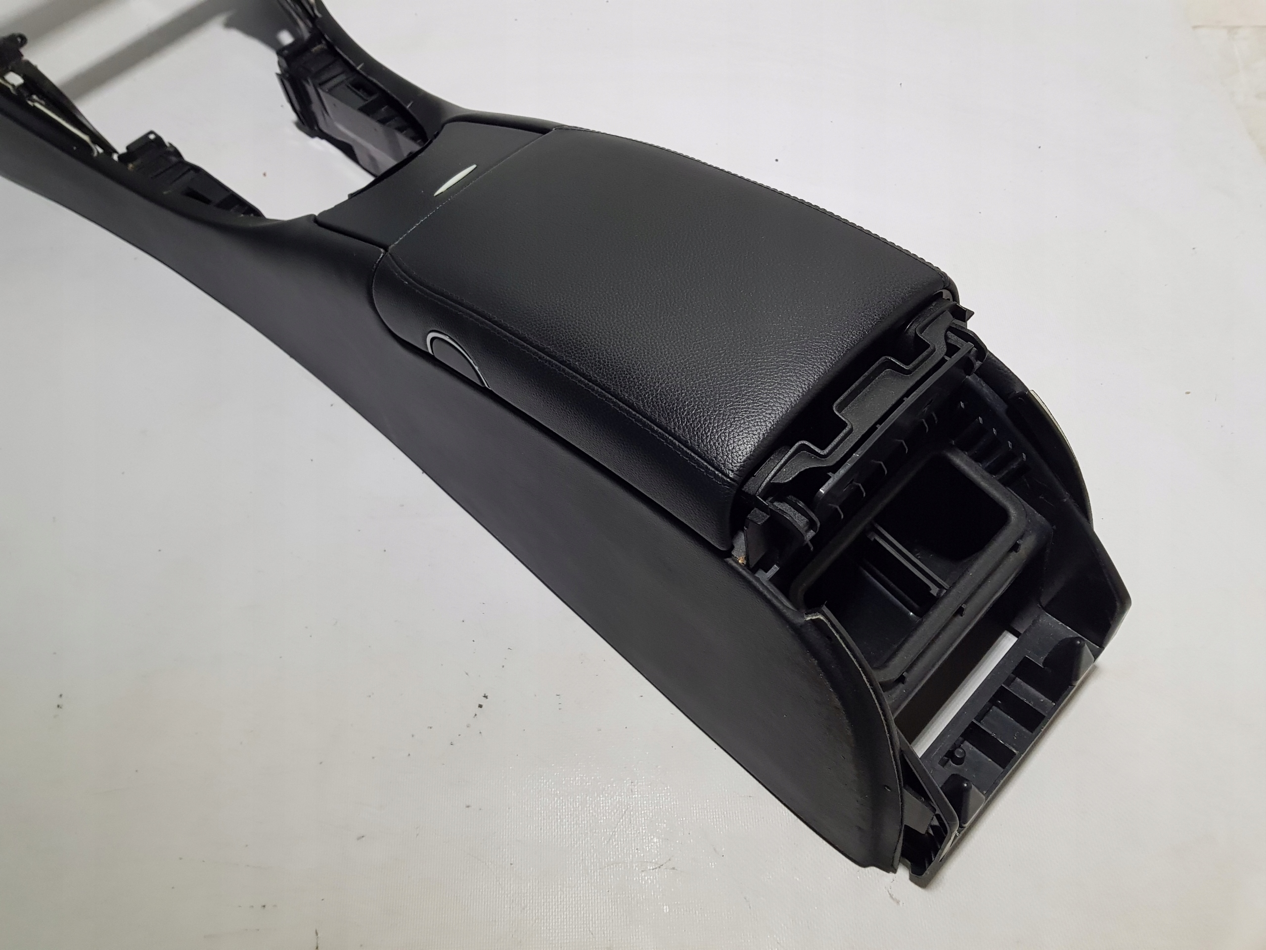 TUNEL central armrest MERCEDES CLS W219