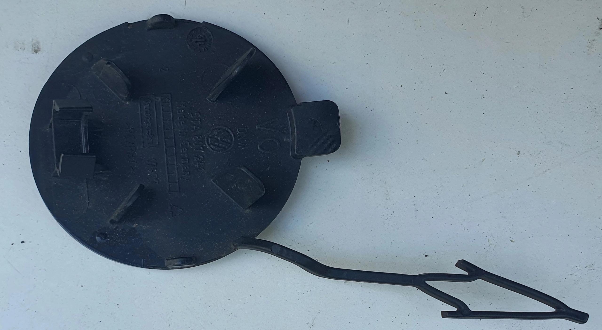 towing hook cap of a bumper front VW TOURAN III