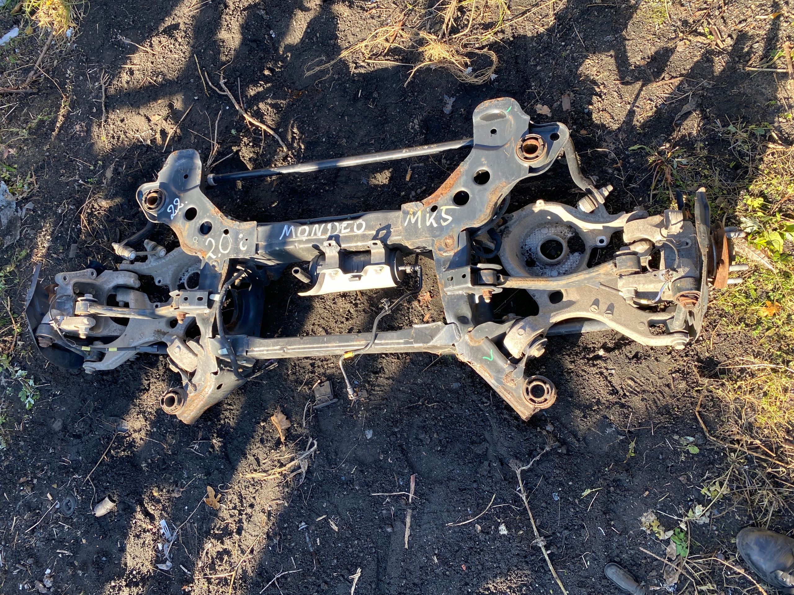 22 FORD MONDEO MK5 ZAWIESZENIE TYLNE SANKI 2.0EB