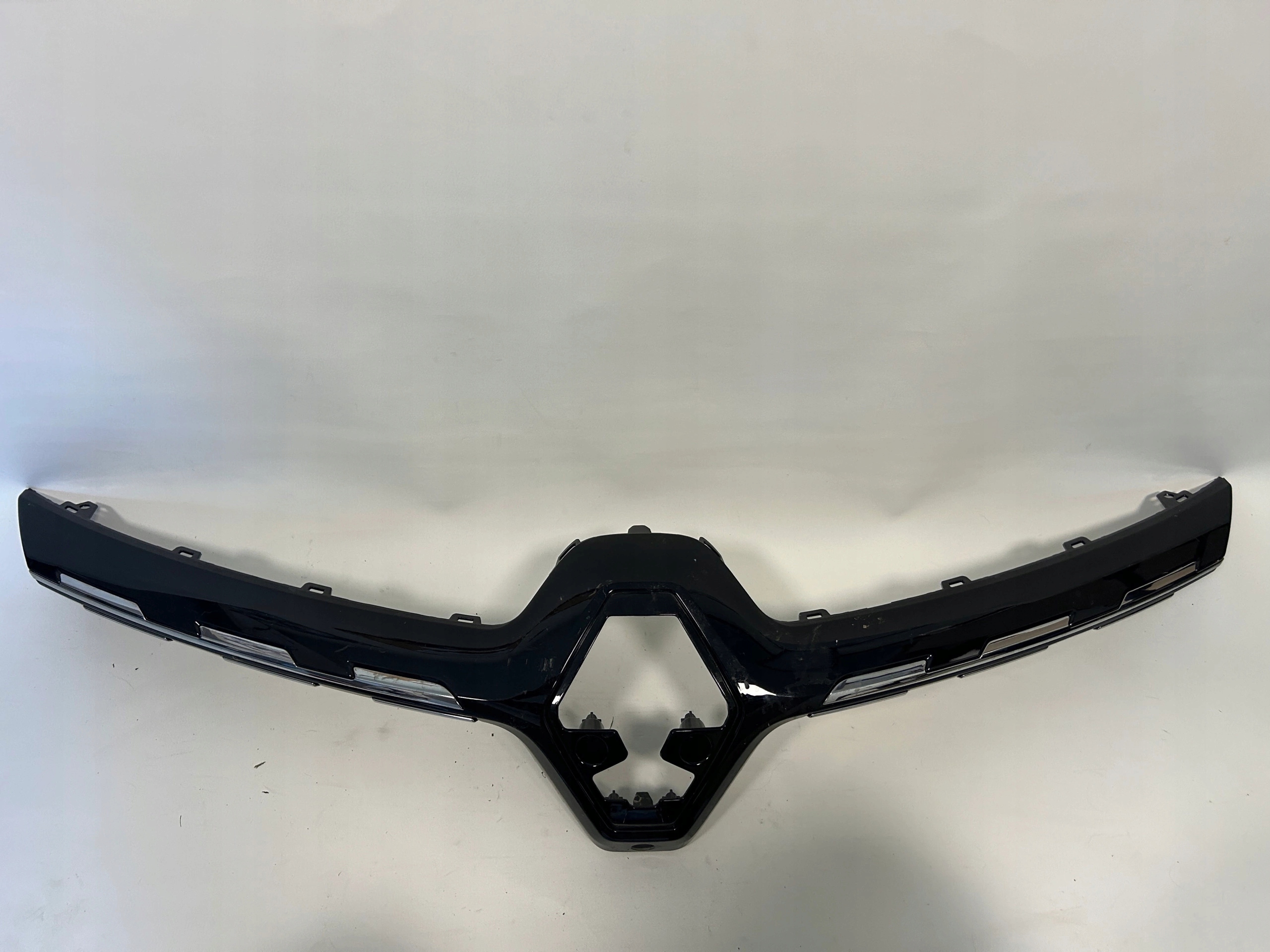 renault CAPTUR II 2 решетка радиатора 623829844R
