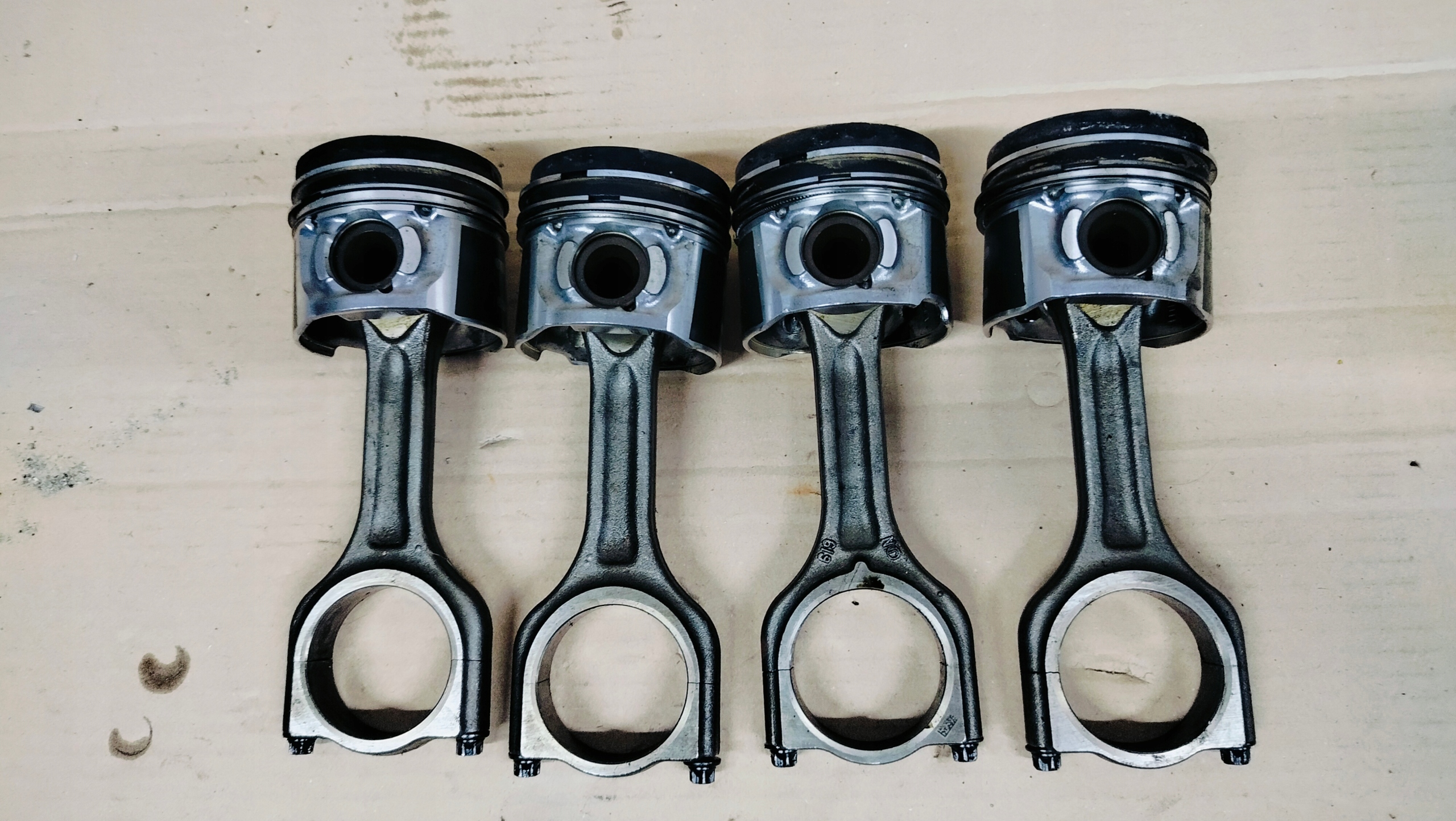 Ford Focus MK3 III C MAX MK2 1.6 Tdci 115KM T1DB piston connecting rod
