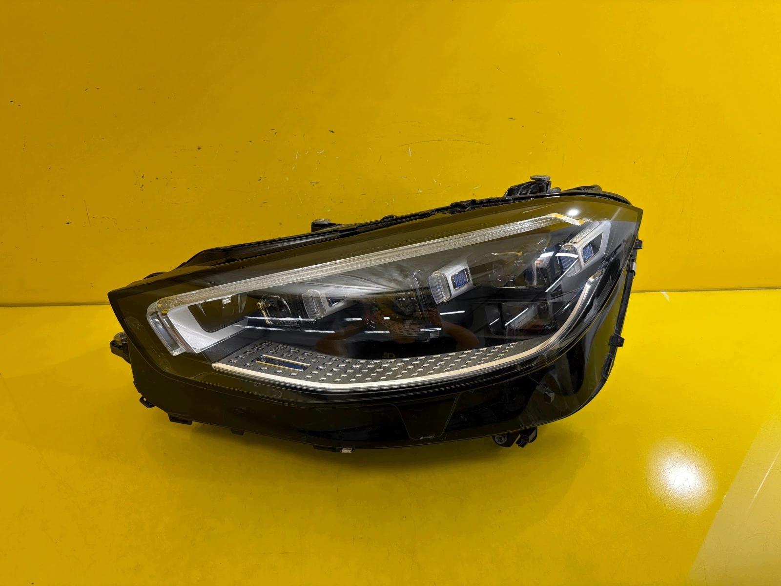 light left MERCEDES S-KLASA W223 DIGITAL LIGHT A2239069103