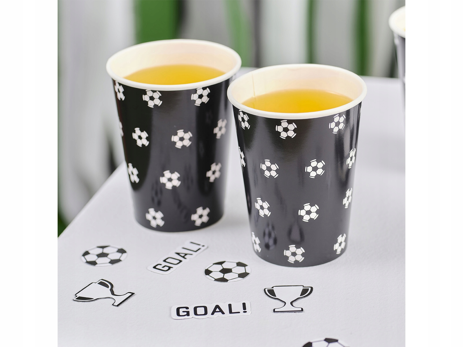 Kubeczki urodzinowe Piłka Nożna 8szt Football Stan opakowania oryginalne