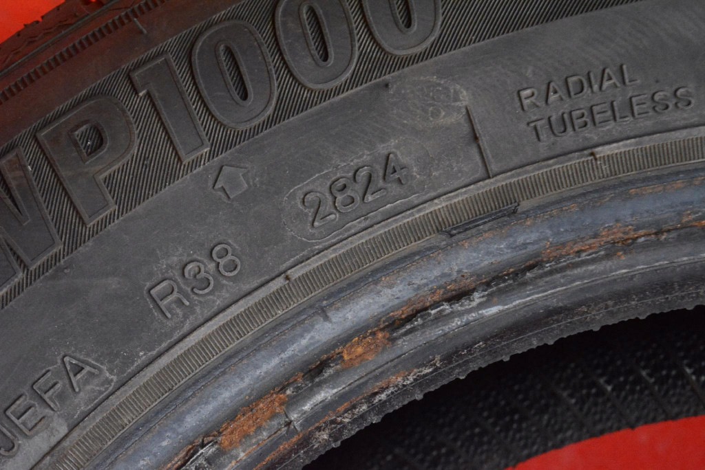 tyre tyres 2 pcs ZEETEX winter 175/65/14 24R