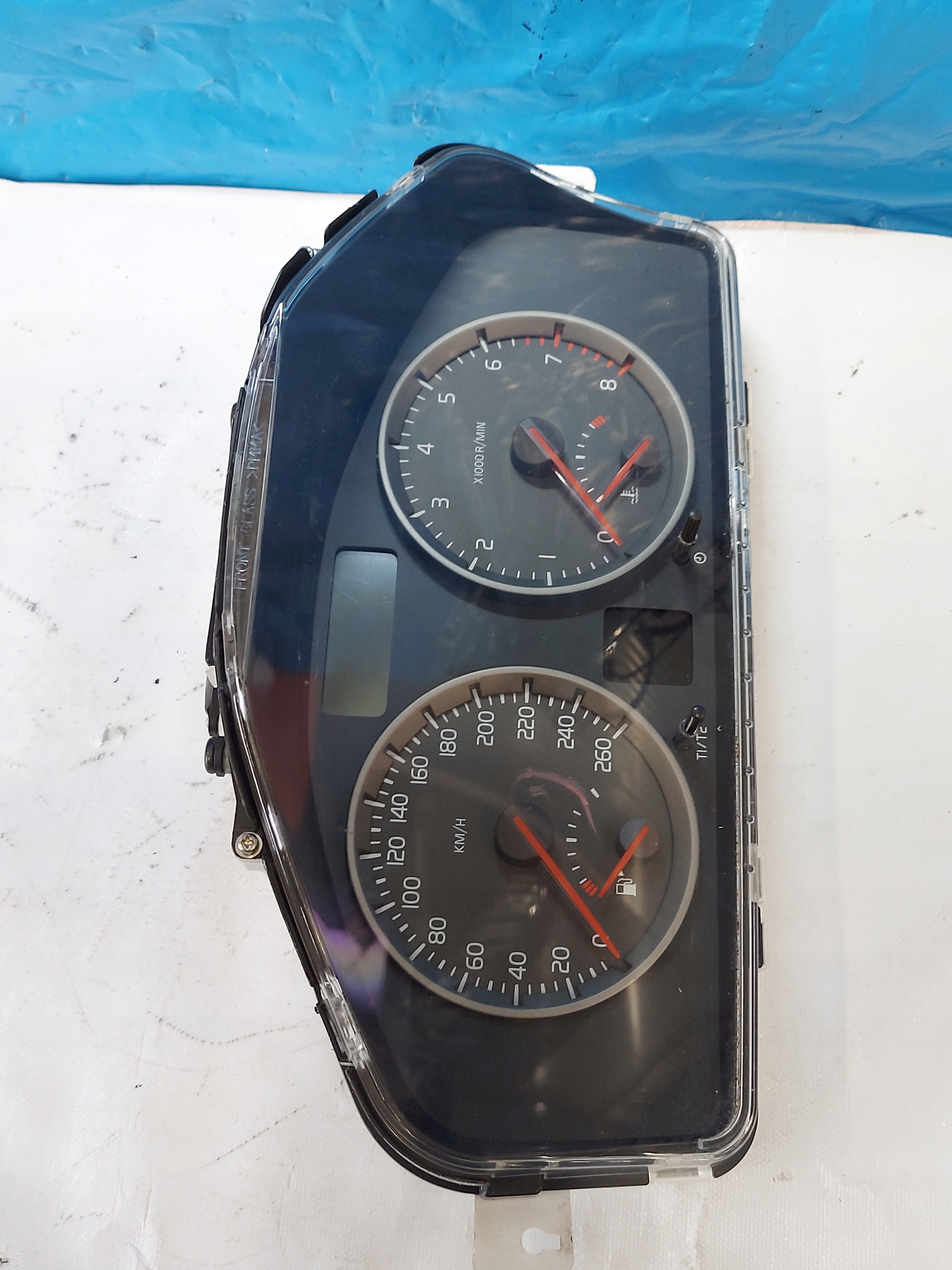dials clock VOLVO C30 1.8 B 30710071