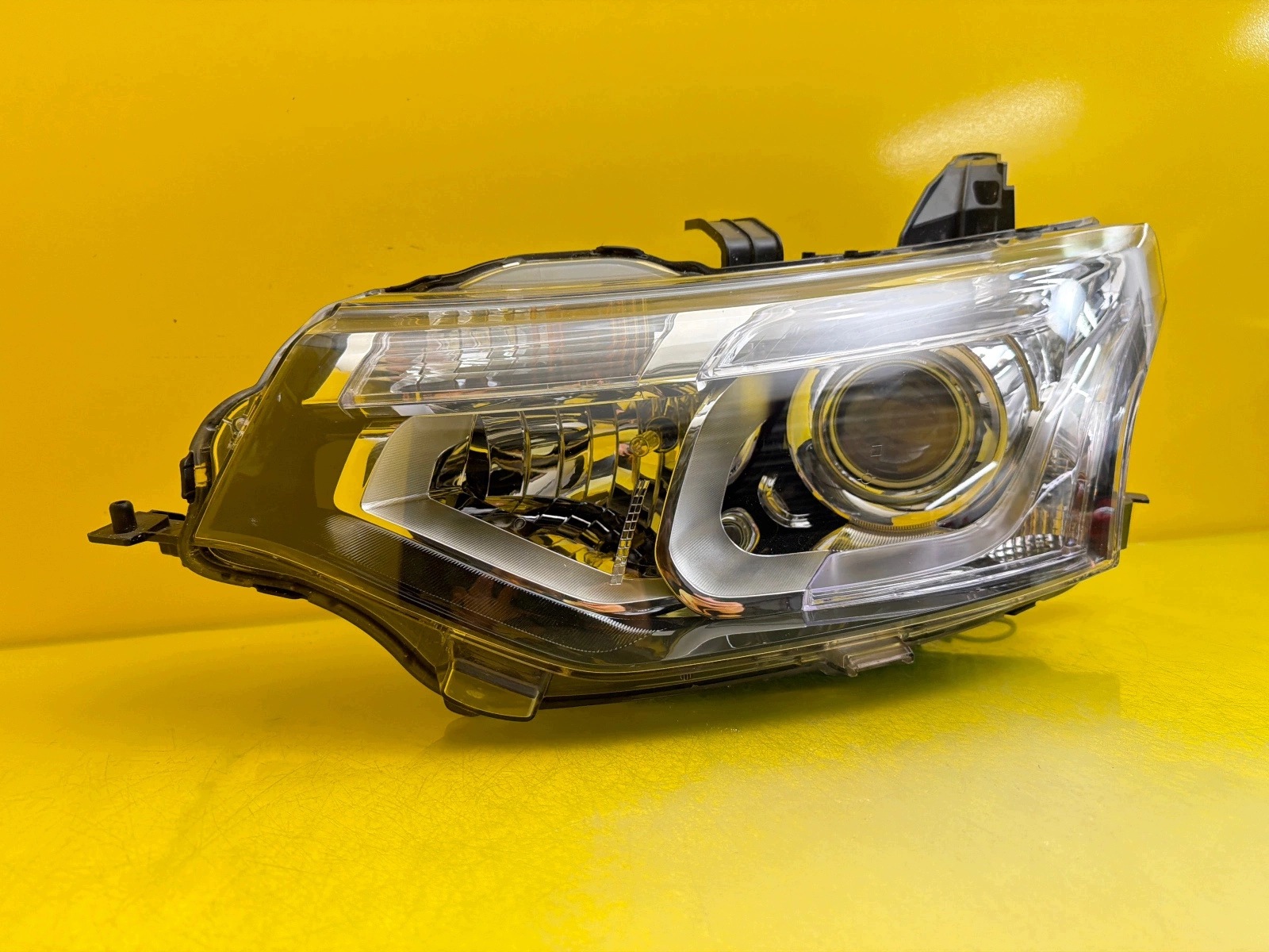 light left Mitsubishi Outlander III Xenon 4B45X8301C2-03