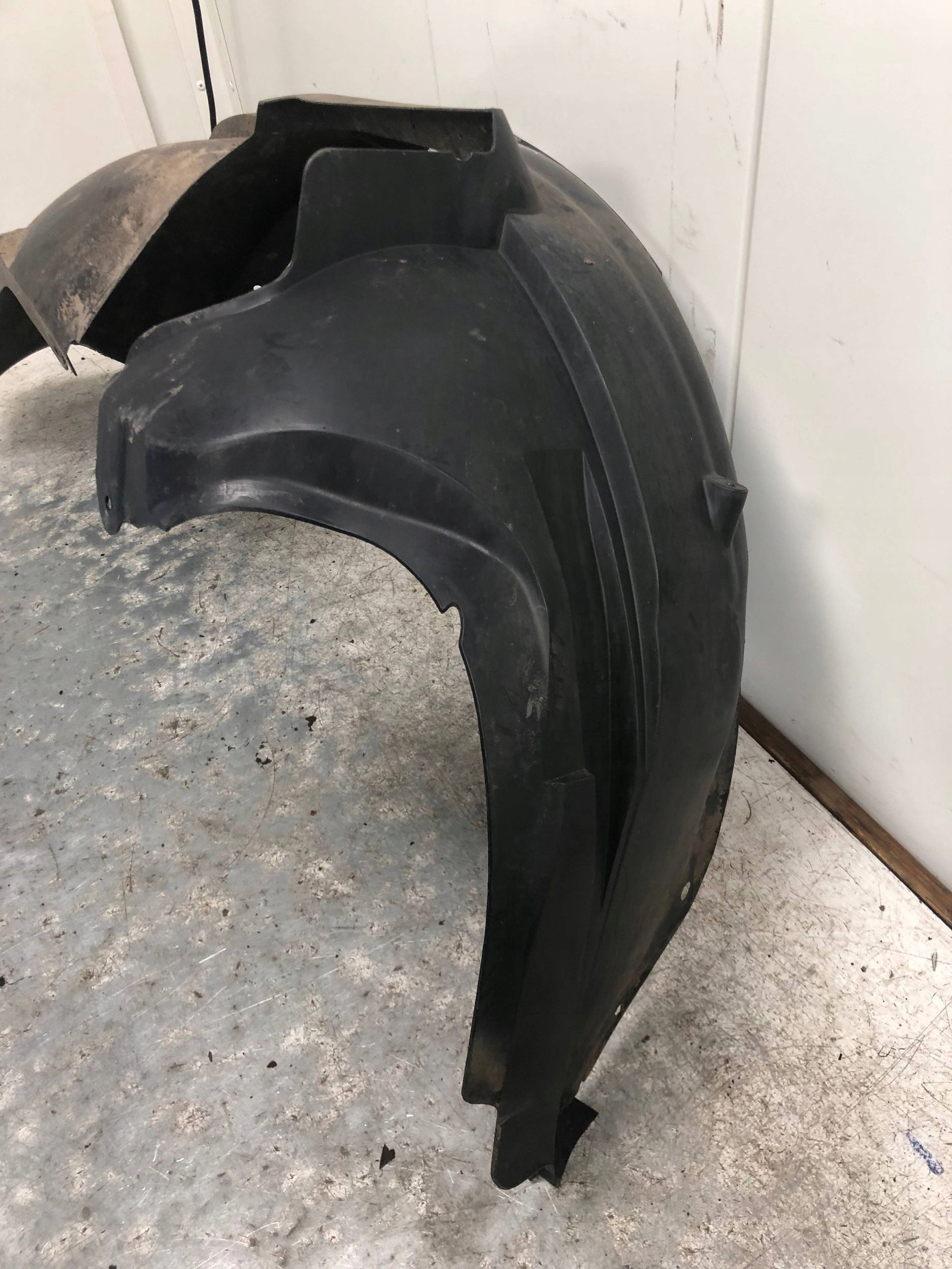 mudguard right front MAZDA 2 DY 3M71-16114-AF