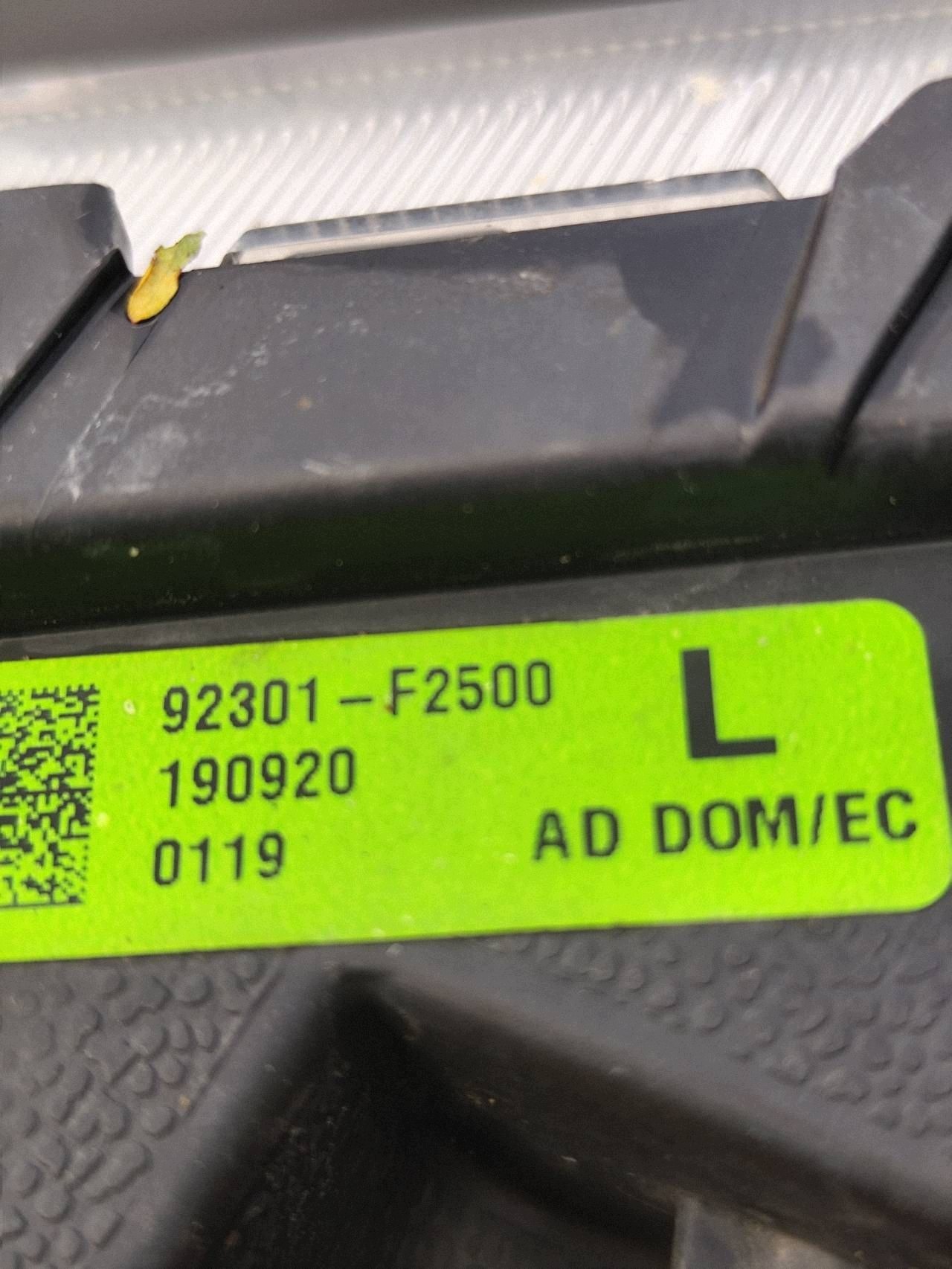HYUNDAI ELANTRA VI Nebelscheinwerfer links 92301F2500