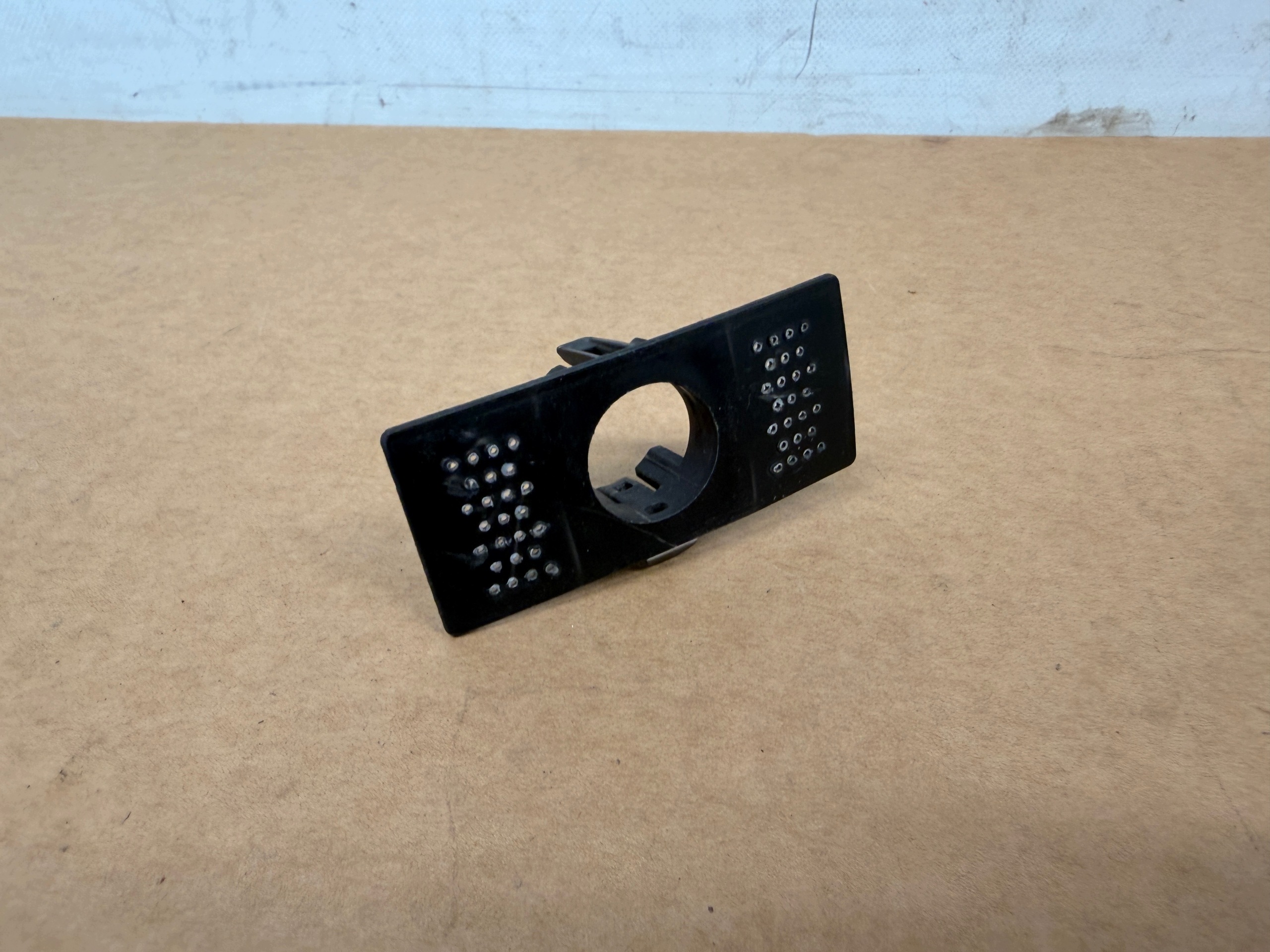 Audi A3 8V holder bracket PDC 8V3919292A