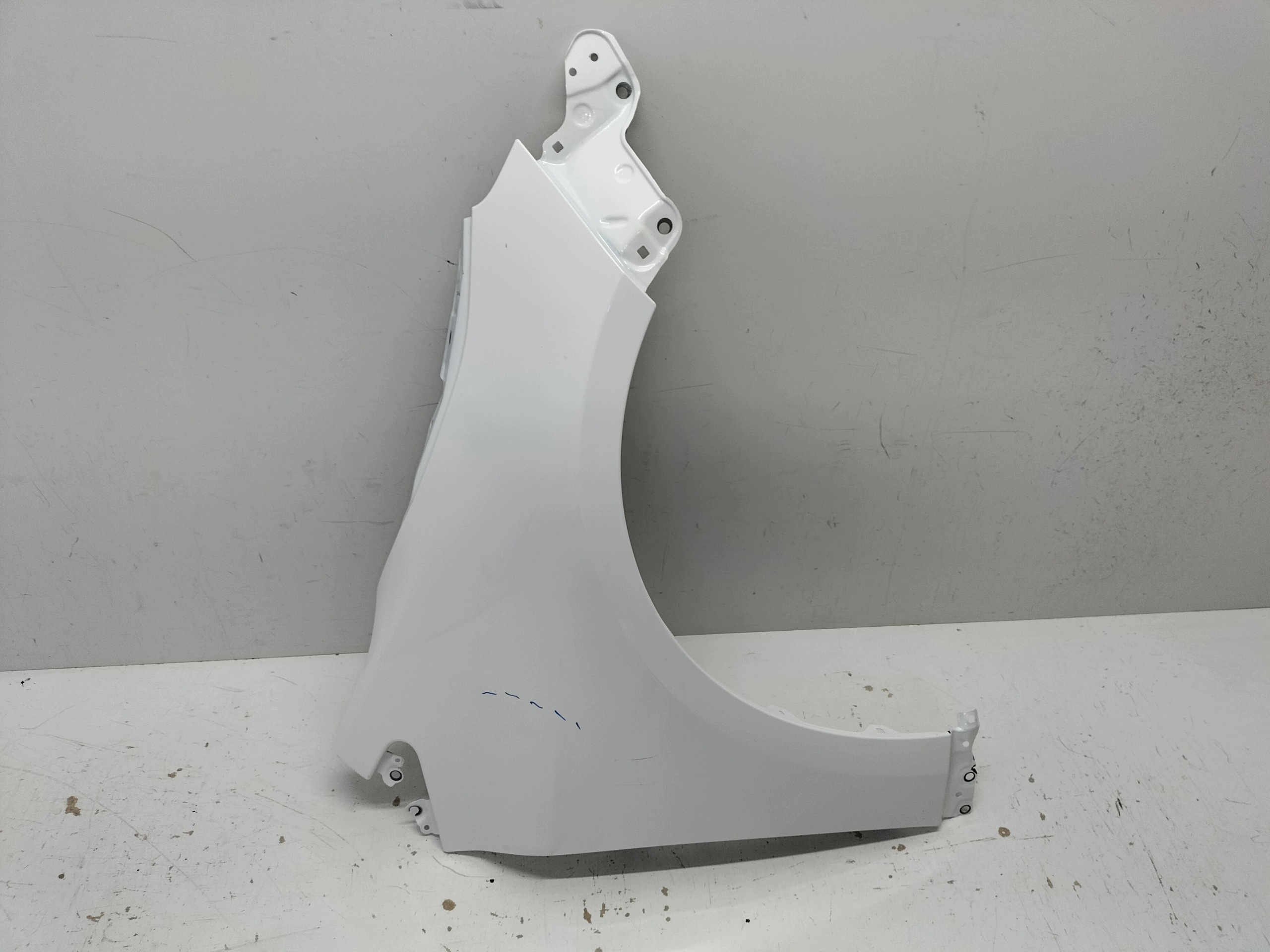 fender front front right TOYOTA COROLLA E21 18- HB KOMBI