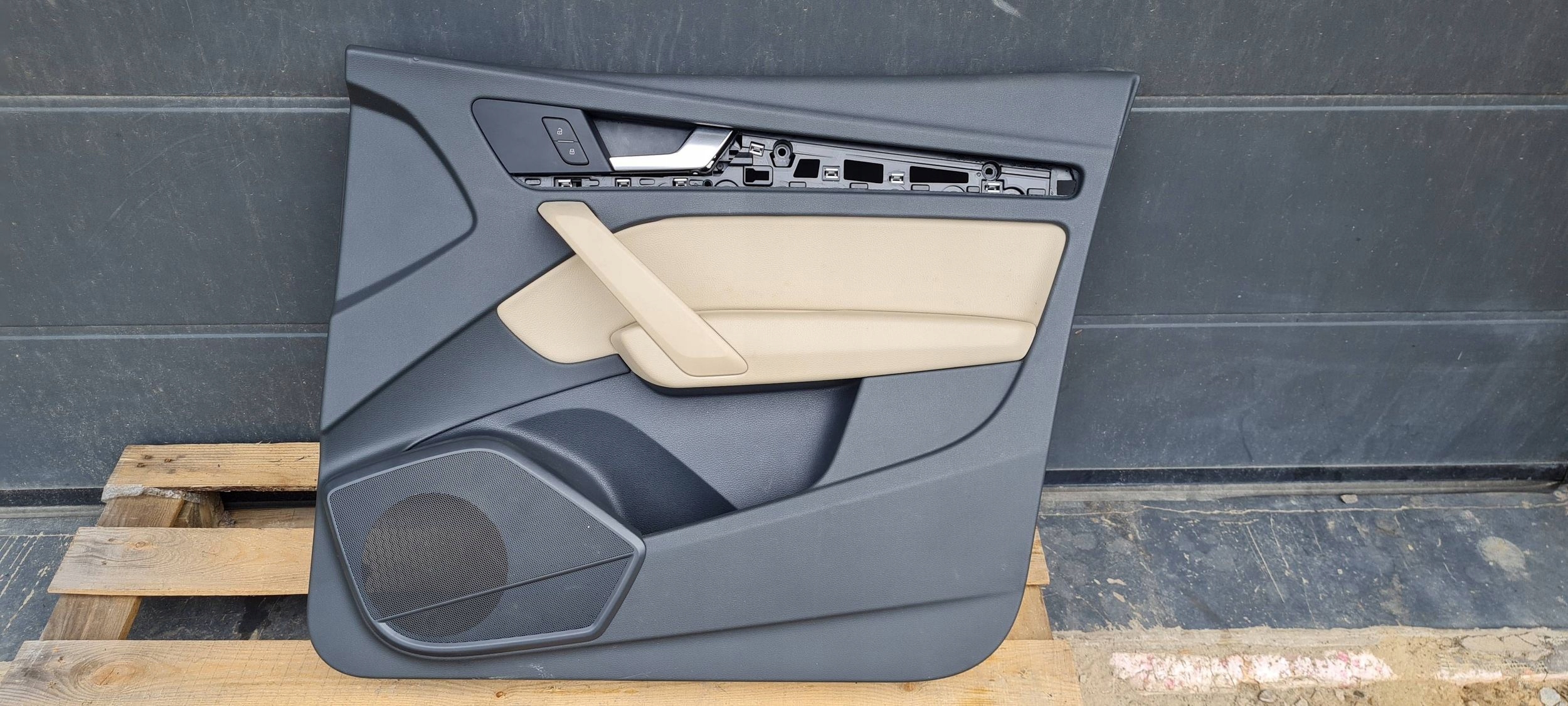 Q5 80A side upholstery door right front ATLASBEIGE GRANITGRAU 80A867104B