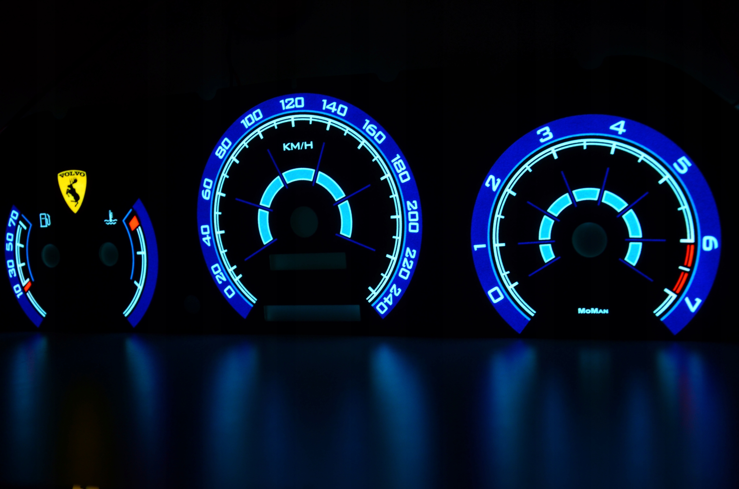 Tarcze Indiglo do licznika VOLVO 850 MoMan wzór 3 Producent Moman