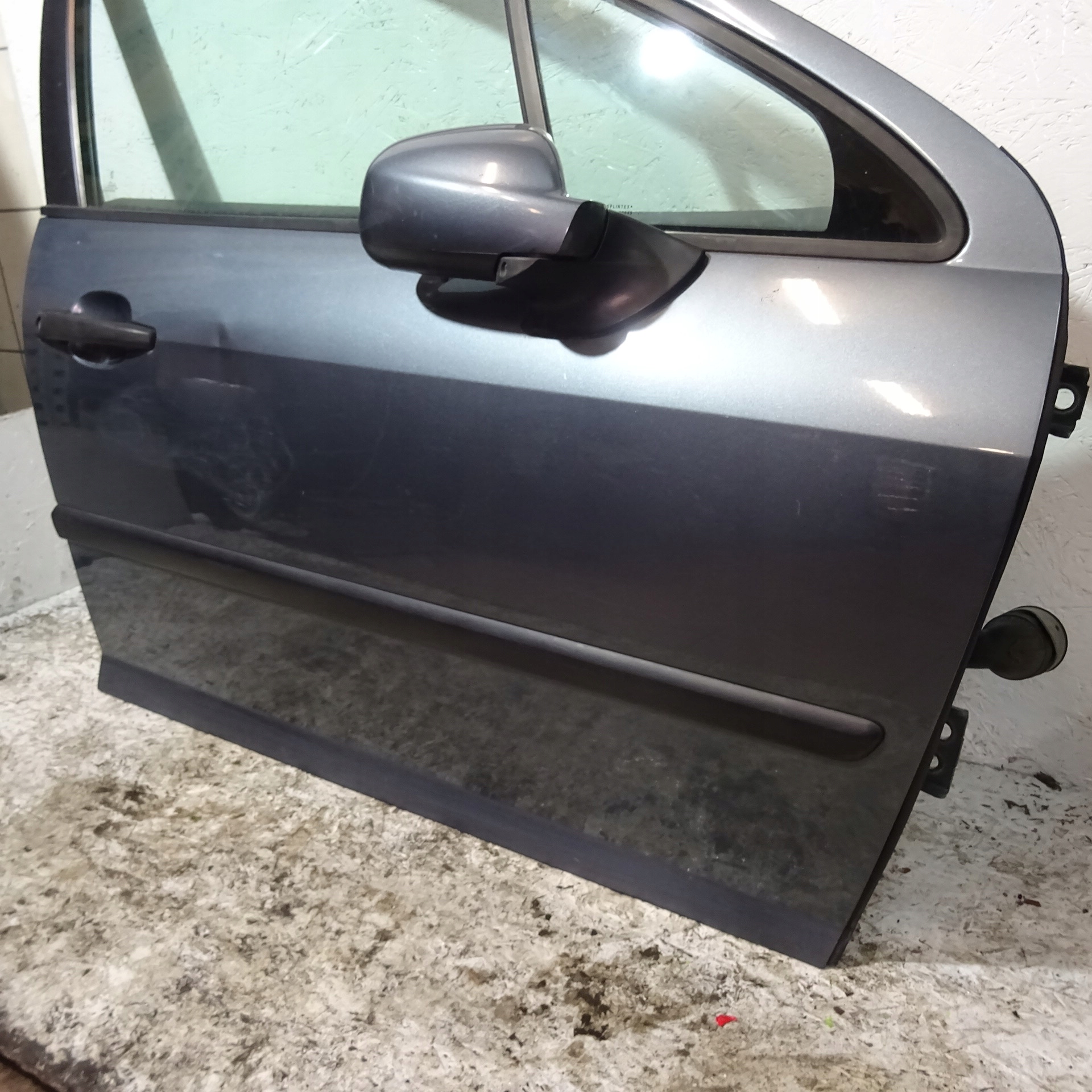 PEUGEOT 407 door front right EZWD