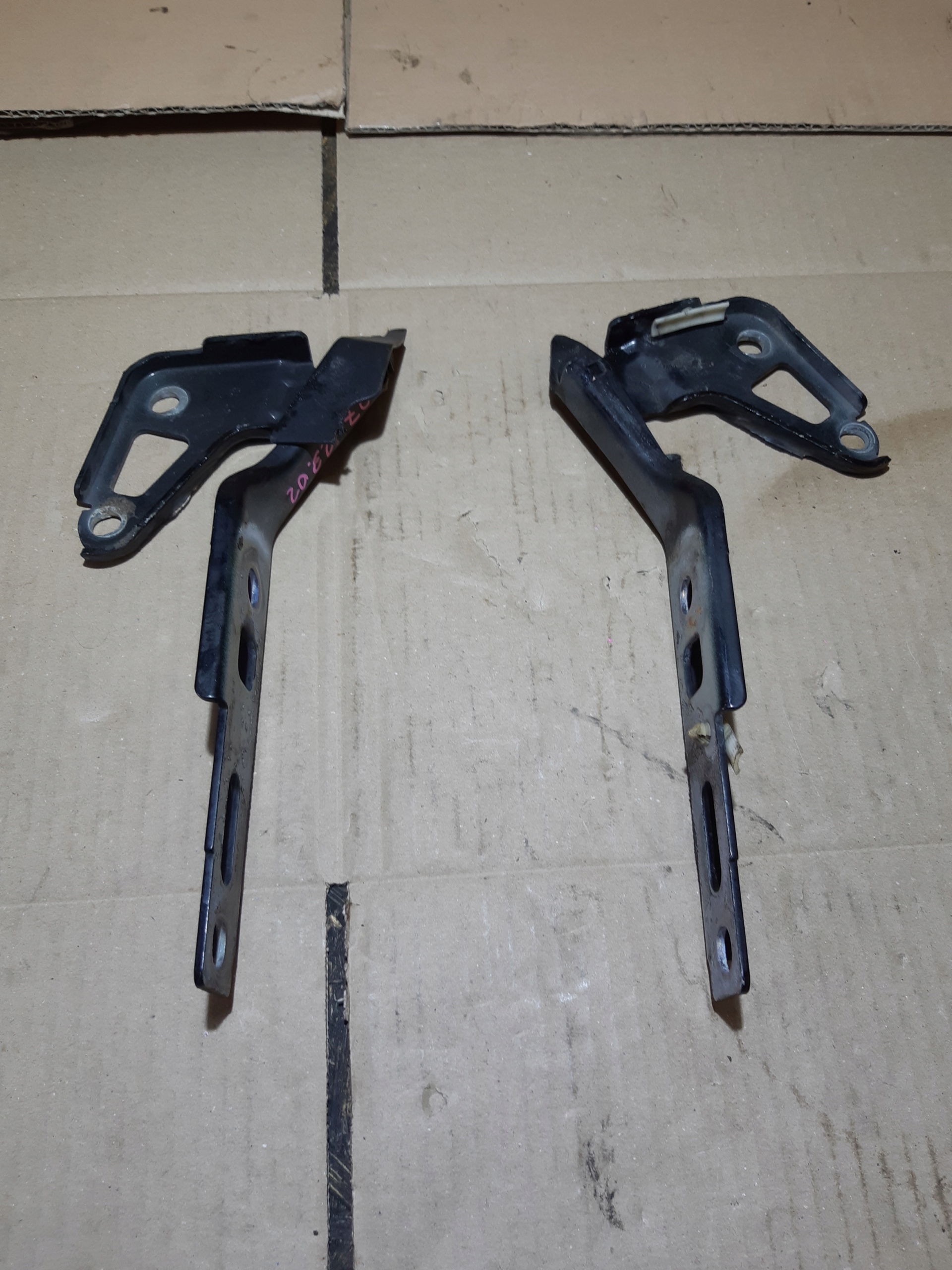 AUDI Q7 4L bonnet hinges KPL 4L0823302 4L0823301