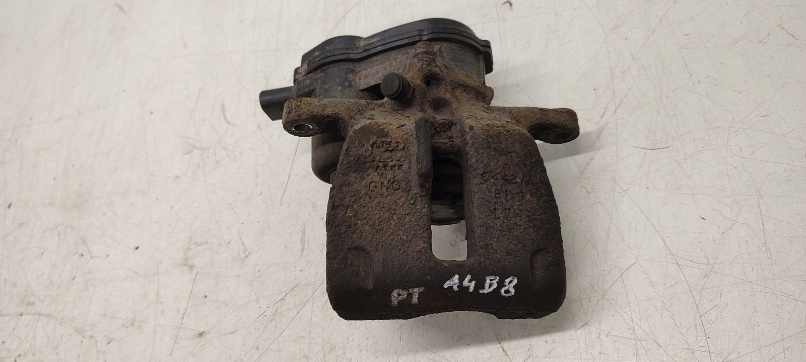 caliper rear part rear right electrical Audi A4 B8