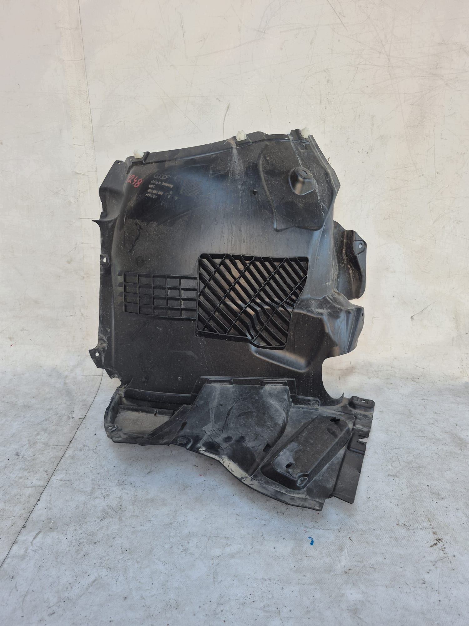 AUDI A6 C9 4P0 mudguard right front part front 4P0853888