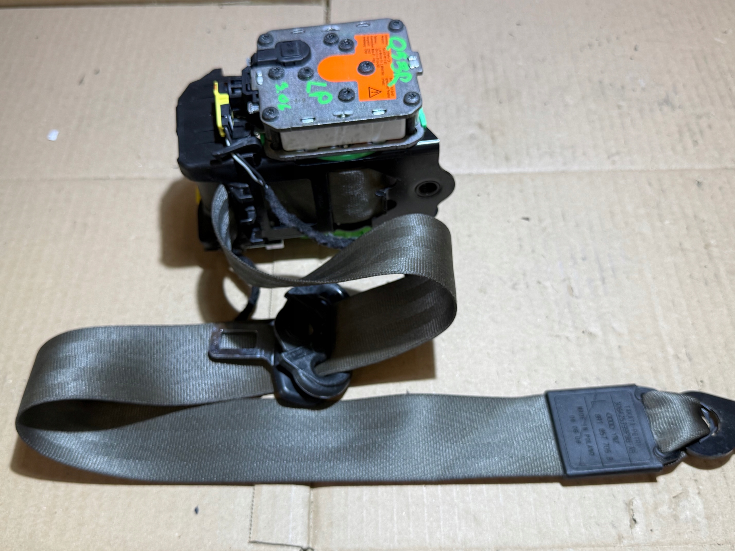 AUDI Q5 8R tension belt safety left front front 8R1857705B
