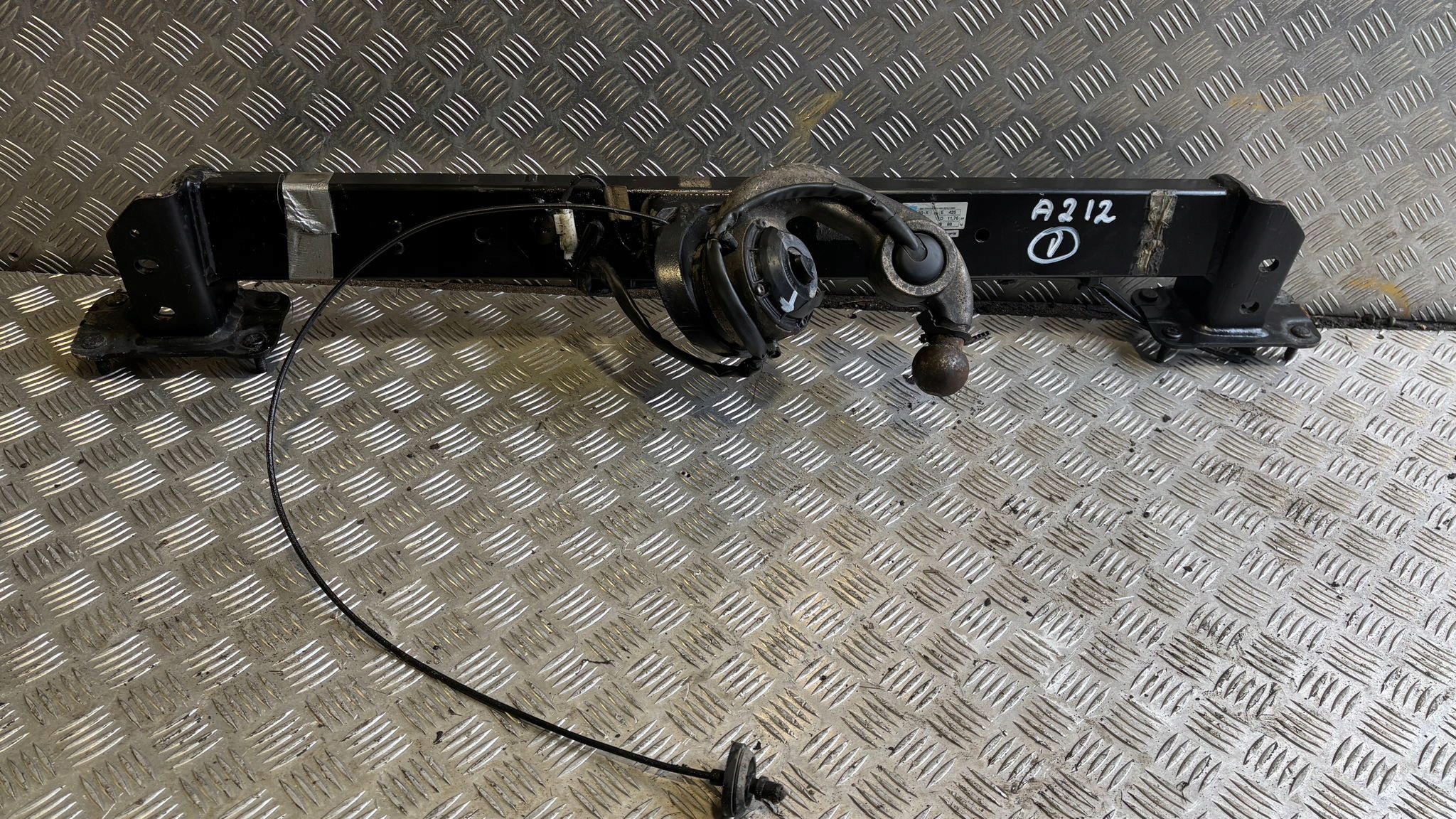 HAK BELKA KULA MERCEDES A2123100204