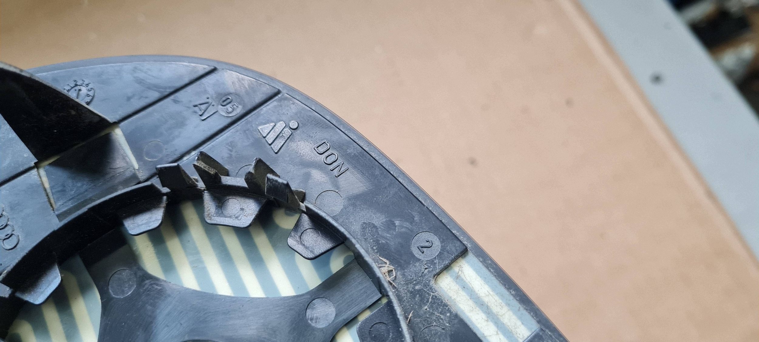 A4 B8 A5 WKLAD mirrors SZKLO right right front 8T0857536E