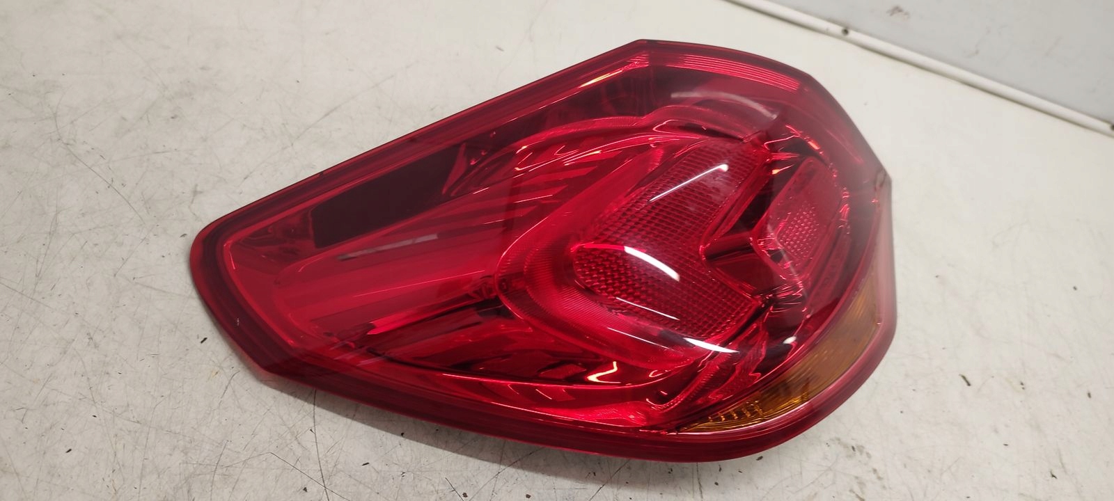 light rear part rear left w fender Opel Astra J LIFT 1,6