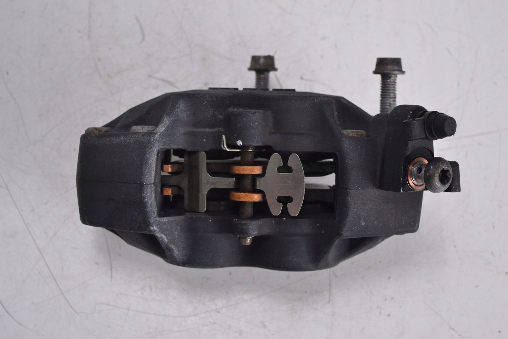 Zacisk hamulcowy przód lewy BMW R 1200 RT K26 10-13