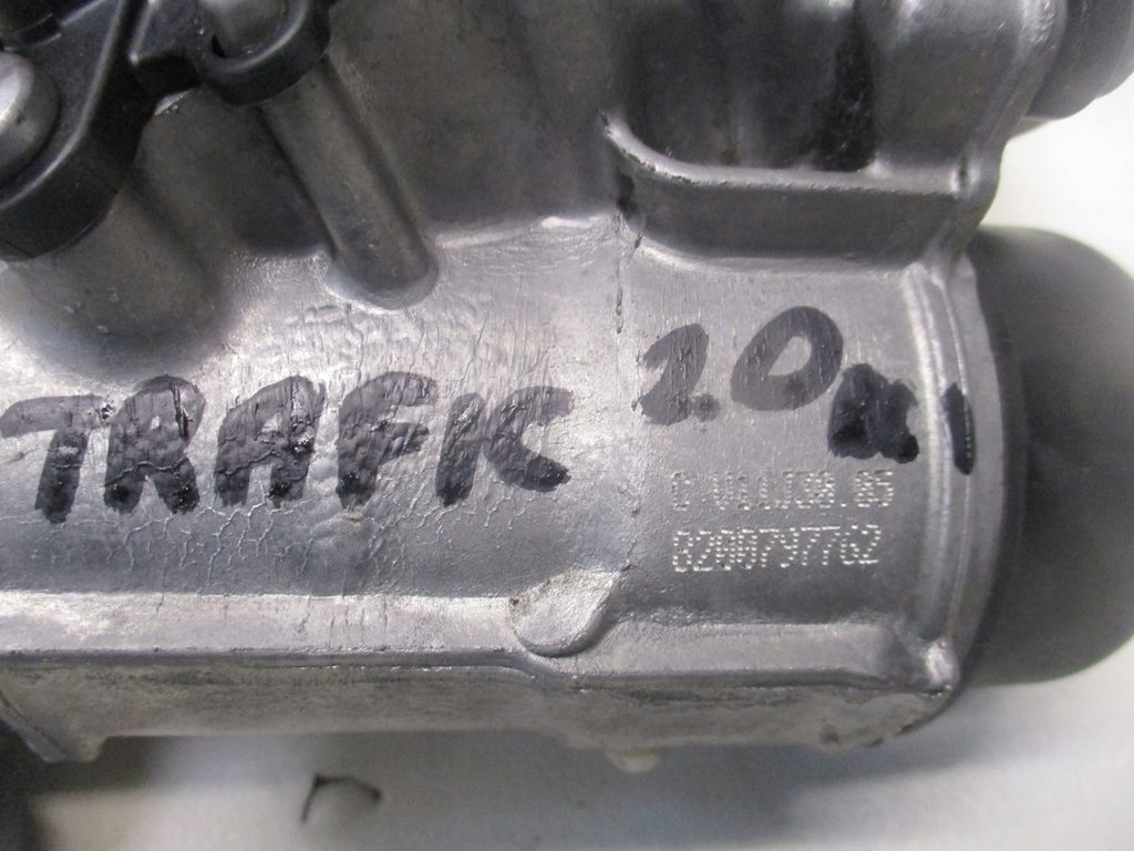 OBUDOWA FILTRA OLEJU CHŁODNICZKA TRAFIC II 2.0 DCI Producent części Renault OE