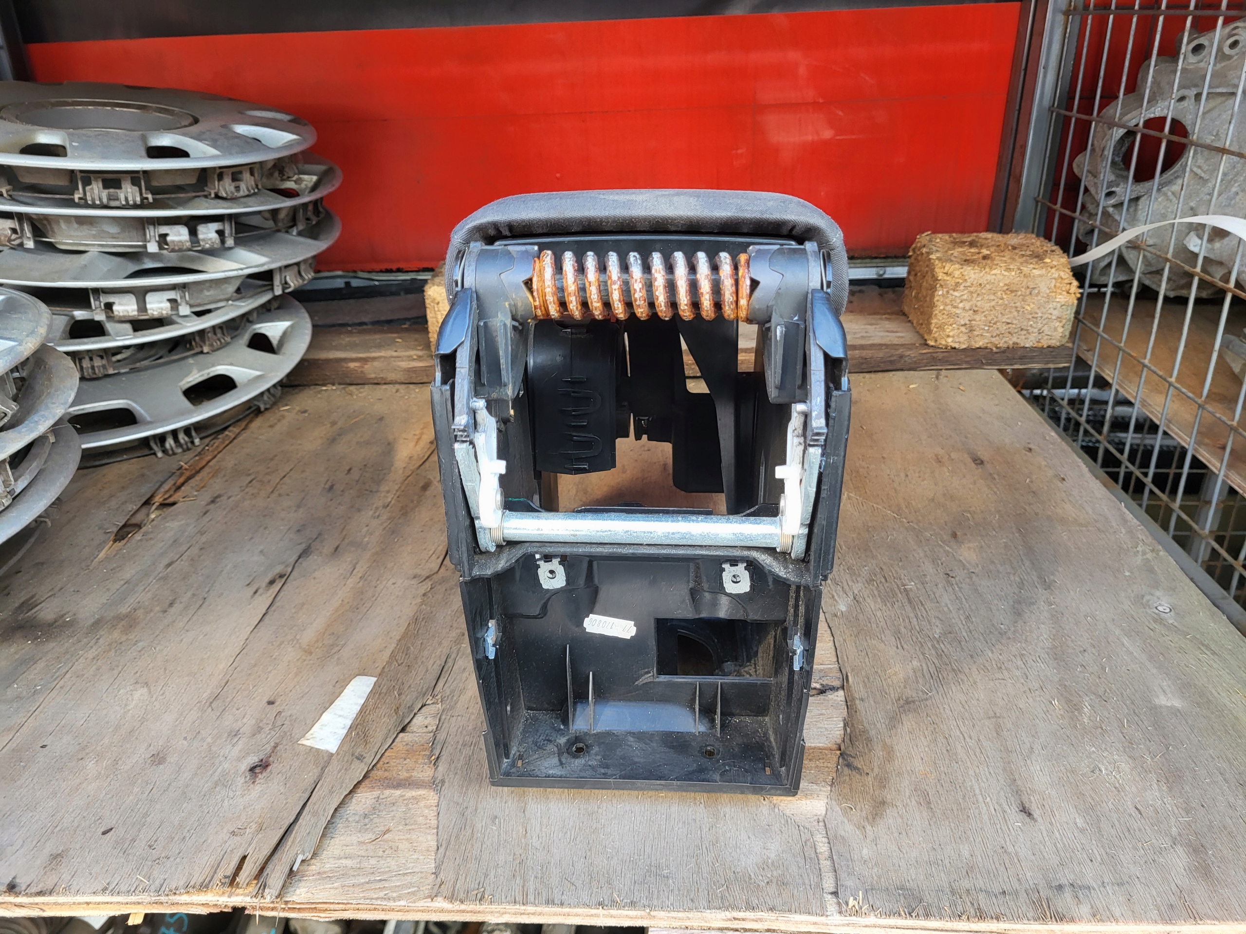 vw Golf V подлокотник бардачок