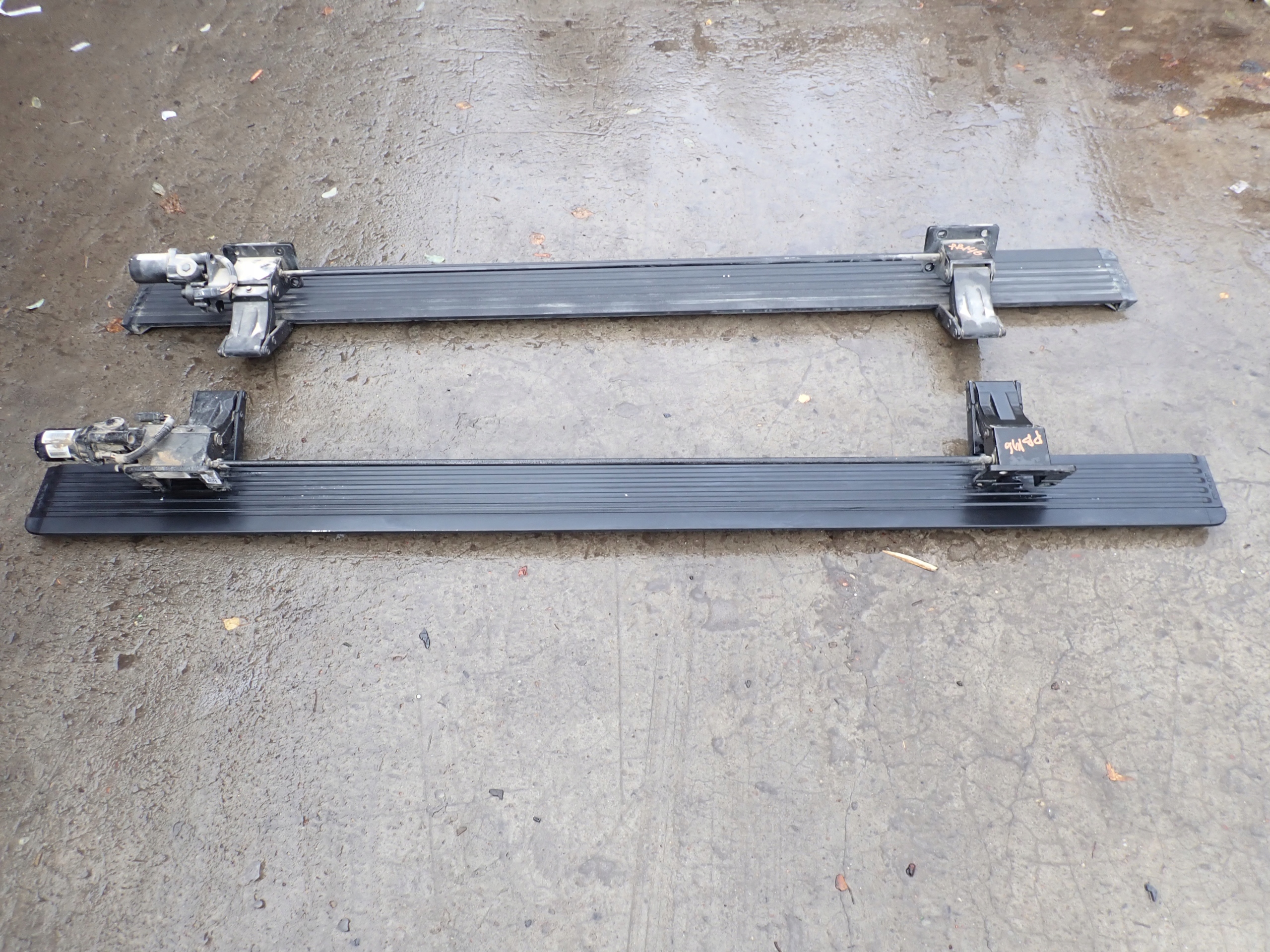 Stopnie Progi Elektryczne Wysuwane Para KPL Dodge RAM Crew Cab V 2019-