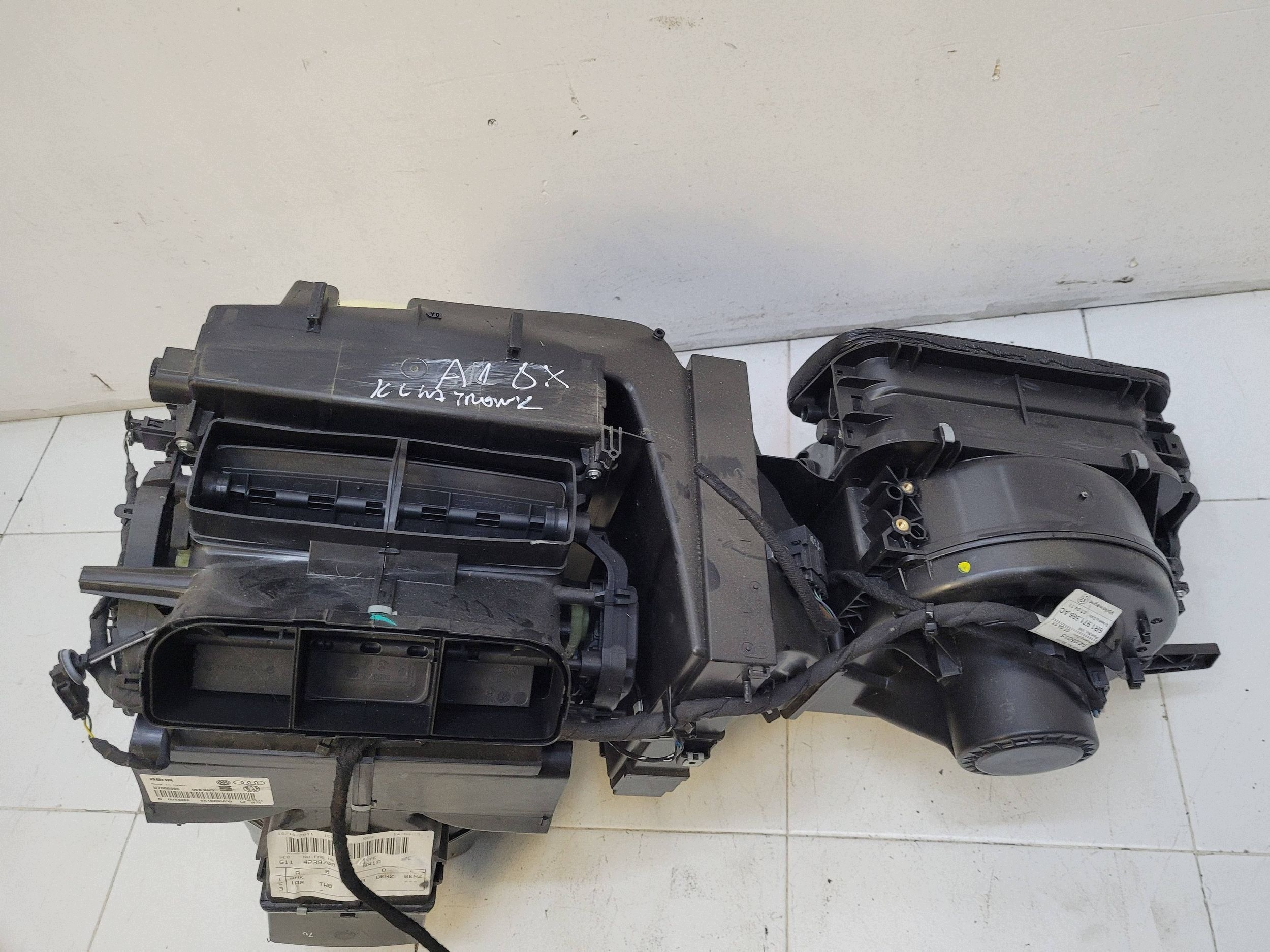 AUDI A1 8X heater heating MIESZALNIK CLIMATRONIC 8X1820003B