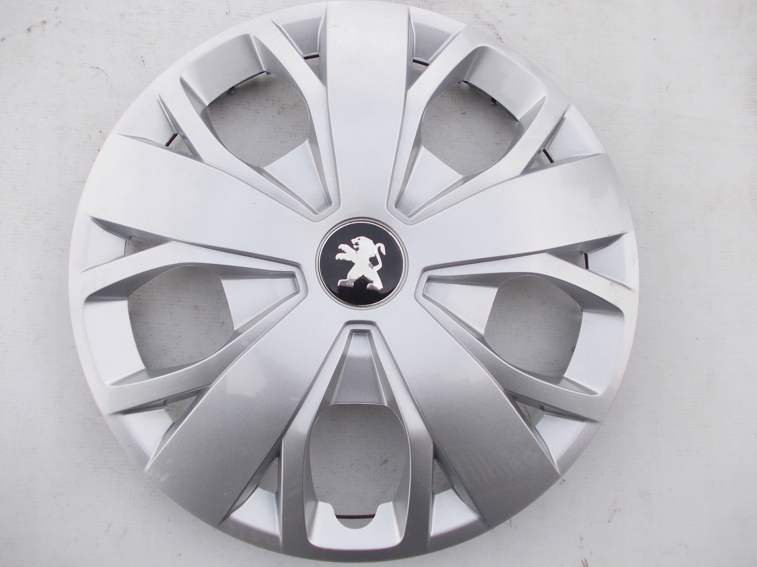 

Nowy Kołpak Peugeot Jumper Boxer 16