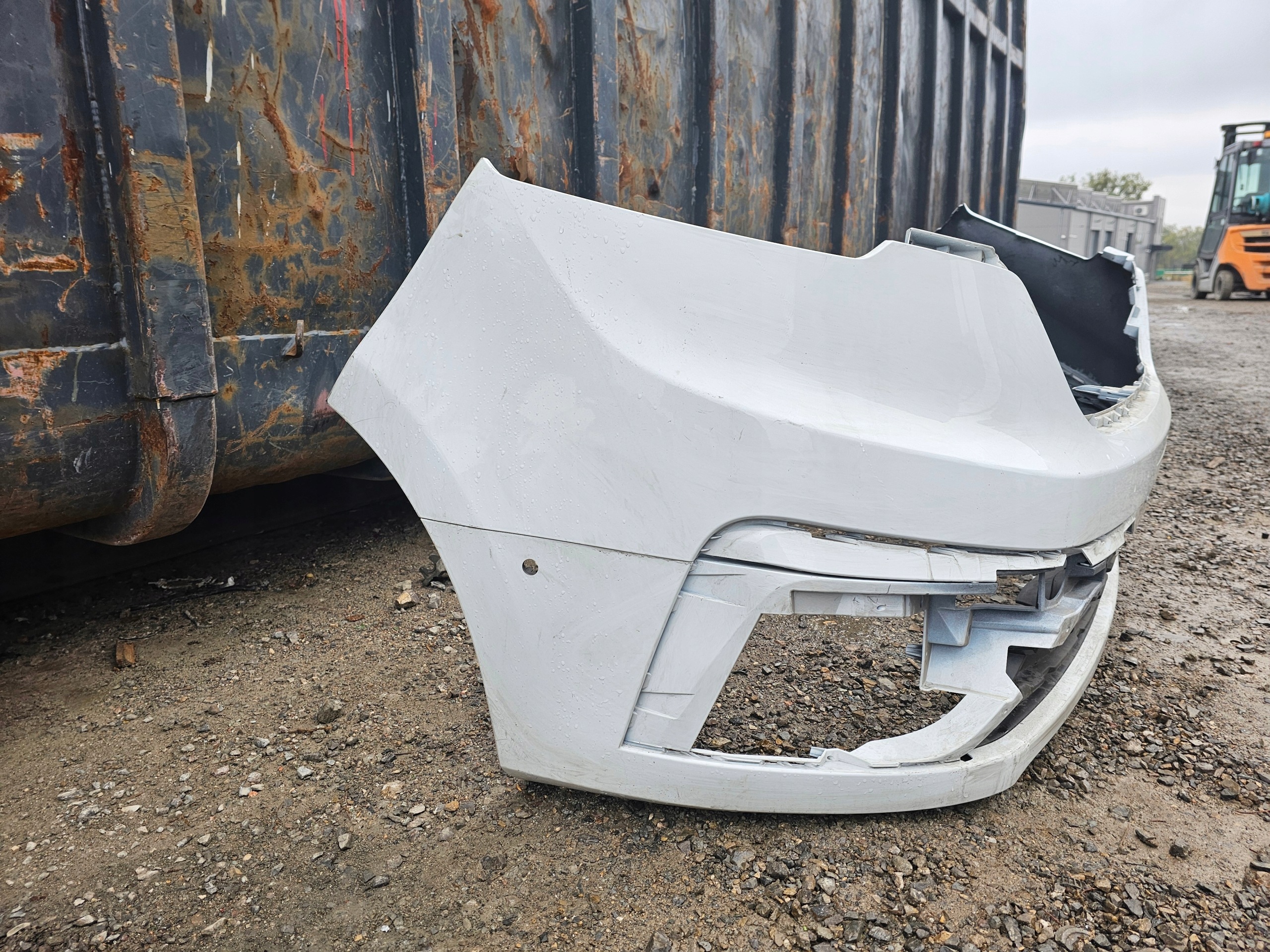 RENAULT TRAFIC IV 4 lökhárító elülső eleje