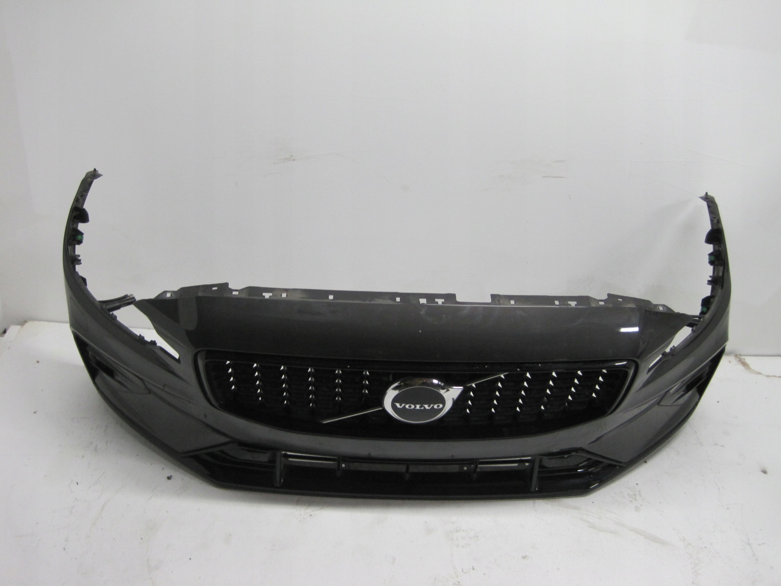 bumper VOLVO V60 III 24R 4 PDC XENON front front