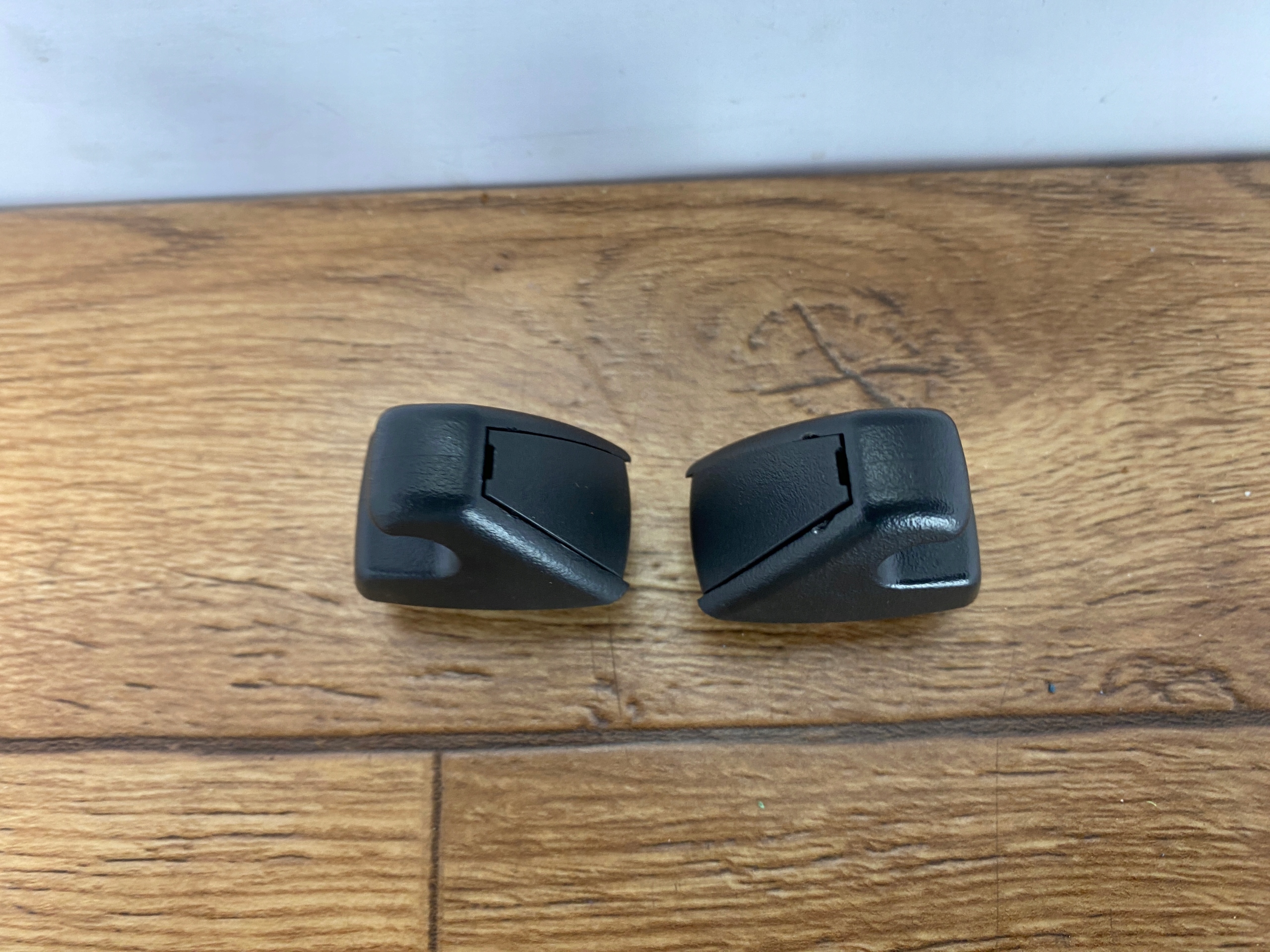 Haczyk Supporto CIELO INTERNO daszka Chevrolet Camaro 2016+ USA
