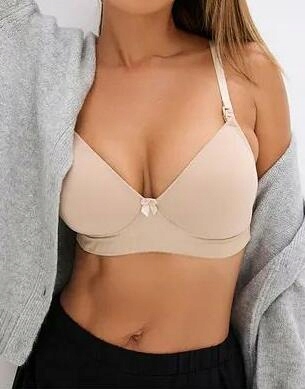 B.P.C BIUSTONOSZ DO KARMIENIA__90B