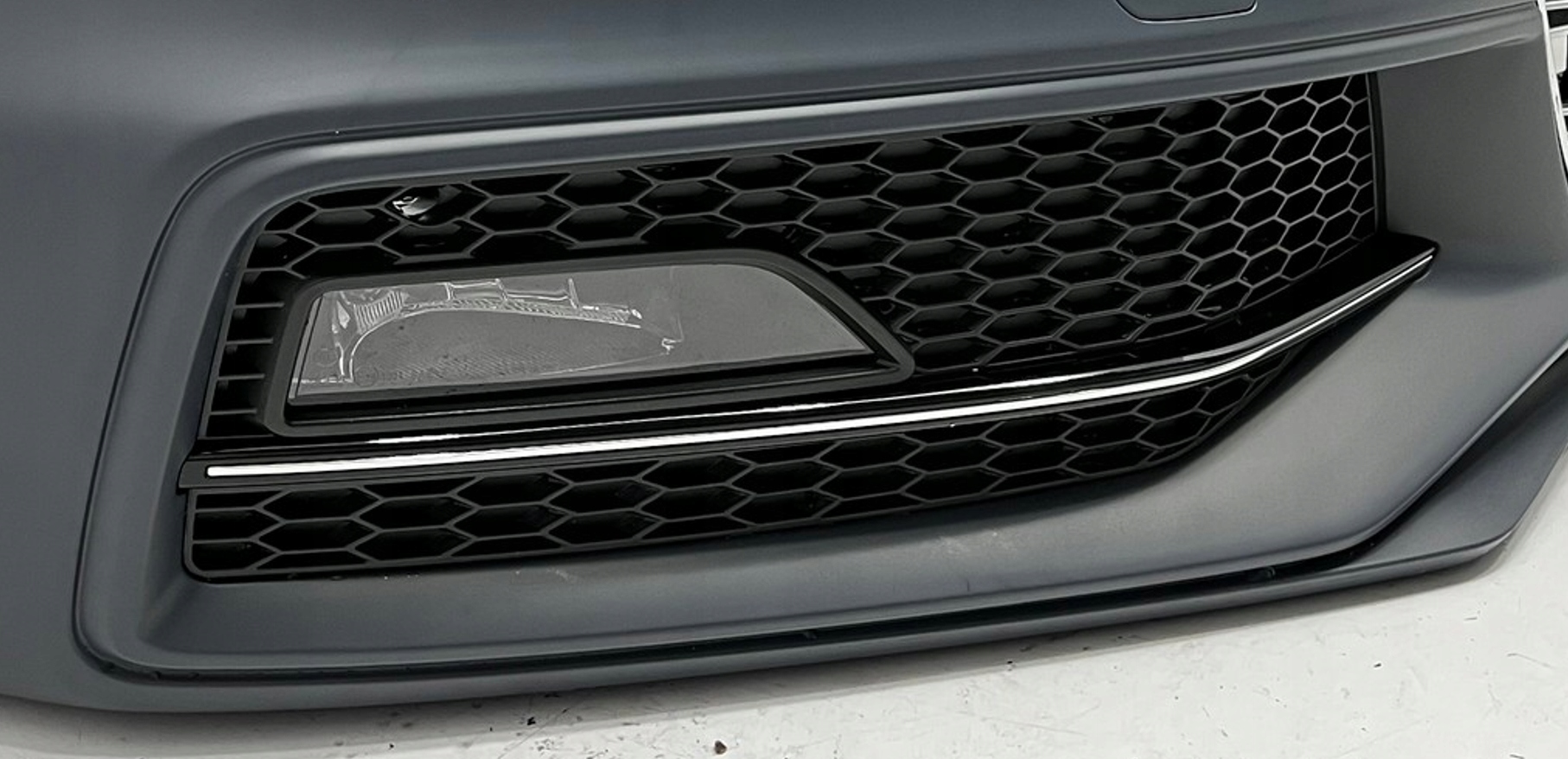 AUDI A4 B8 8K0 LIFT KRATKA ZAŚLEPKA ZDERZAKA PRAWA S-LINE 2011-2015 Numer katalogowy części 8K0807682M