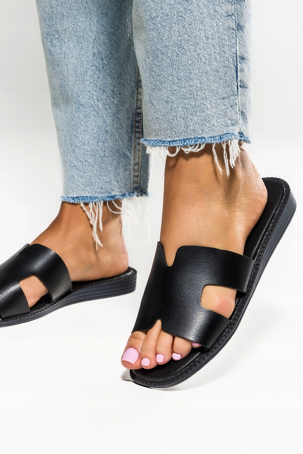 CZARNE KLAPKI DAMSKIE PŁASKA PODESZWA LEKKIE WYGODNE OBUWIE NA LATO r 38 Płeć kobieta