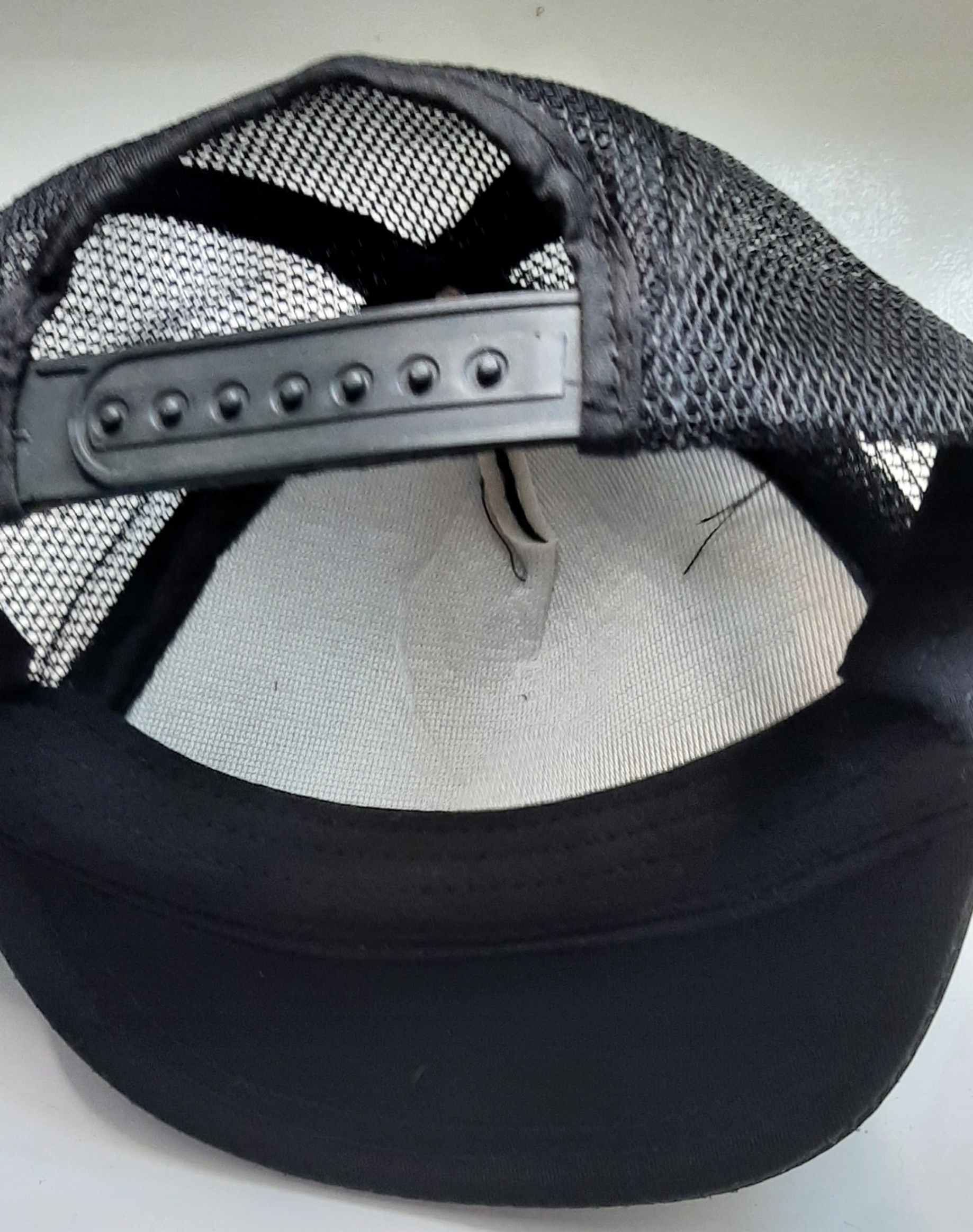 CZAPKA Z DASZKIEM CZARNA DZIECIĘCA LETNIA HAWAJSKA Rozmiar 58