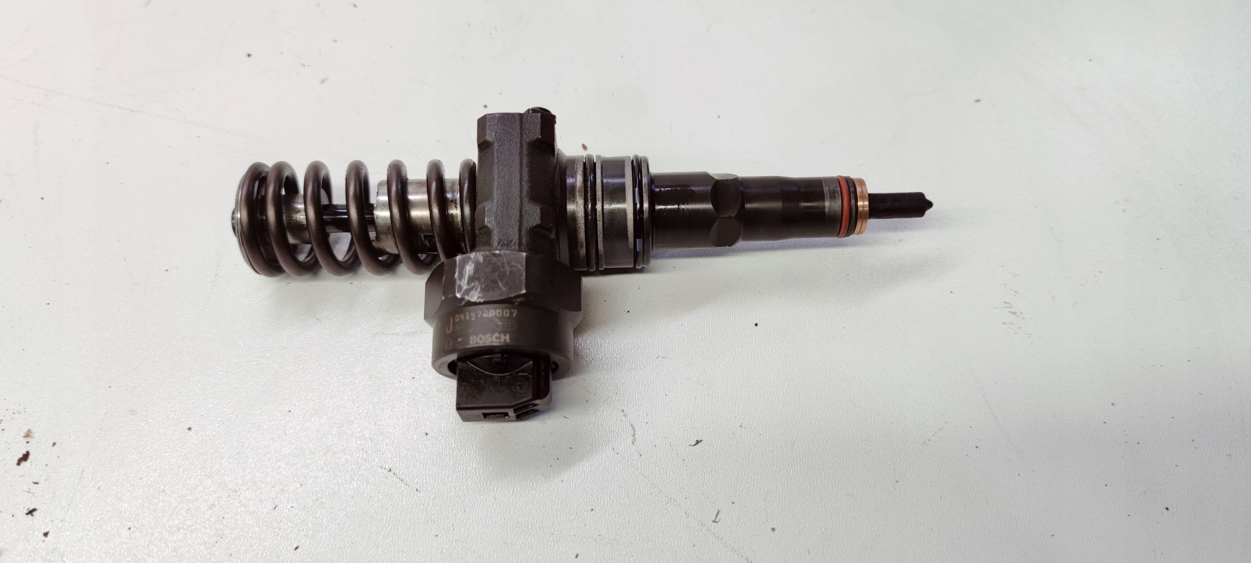 PUMPEDÜSE AUDI VW 1.9 TDI 038130073F BESCH.