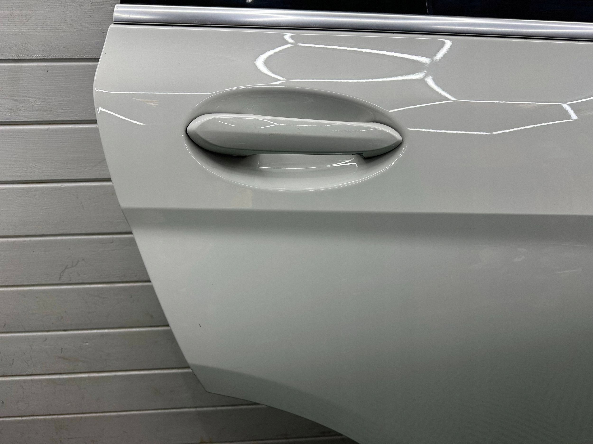 door rear. rear part side right BMW X7 G07 complete colour A300
