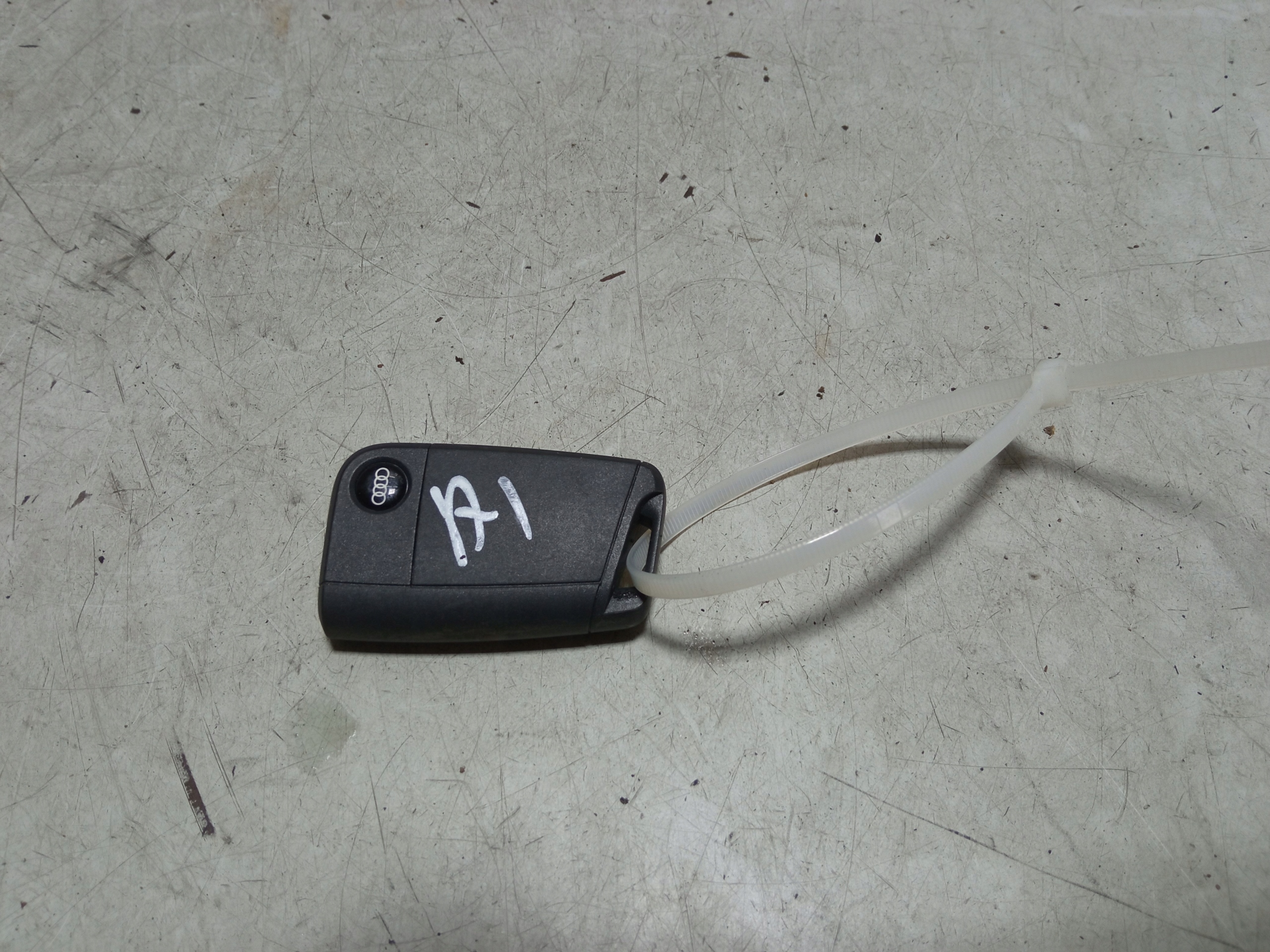 AUDI A1 II 82A KLUCZYK PILOT Typ samochodu Samochody osobowe