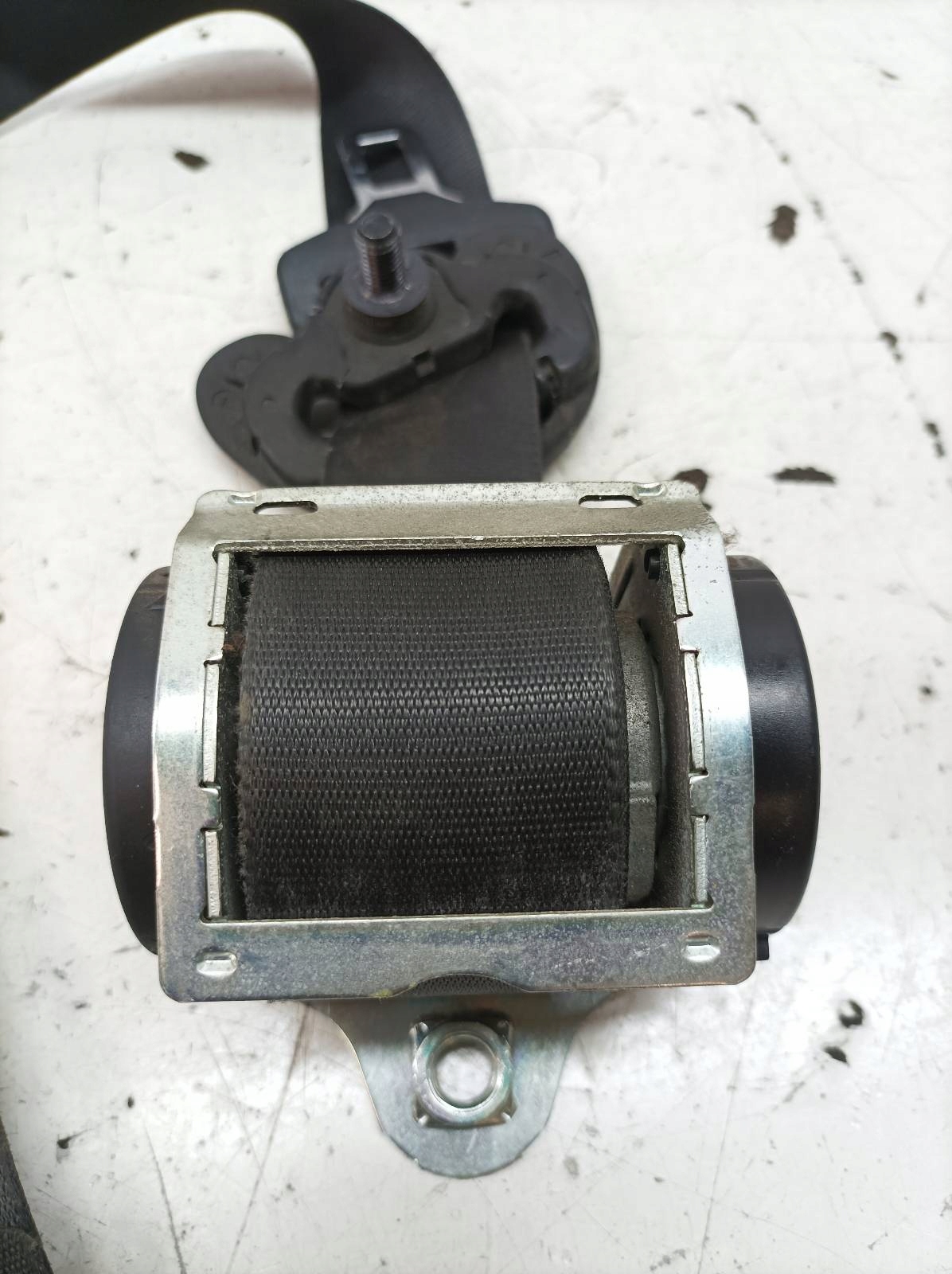 tension belt safety left front driver´s R56 Mini One II (2006-2013)