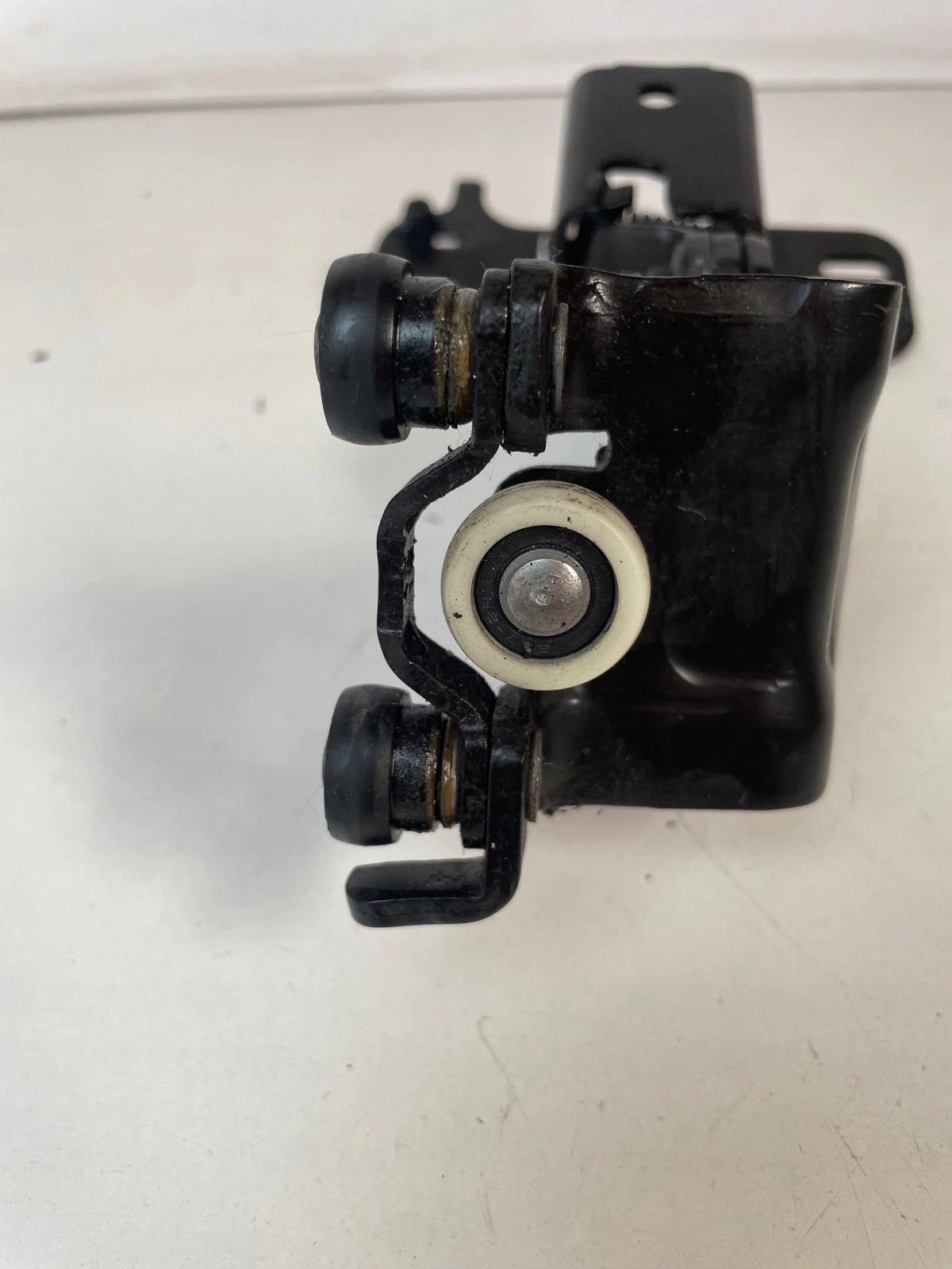 roll prowadnica door left rear part Ford B-Max