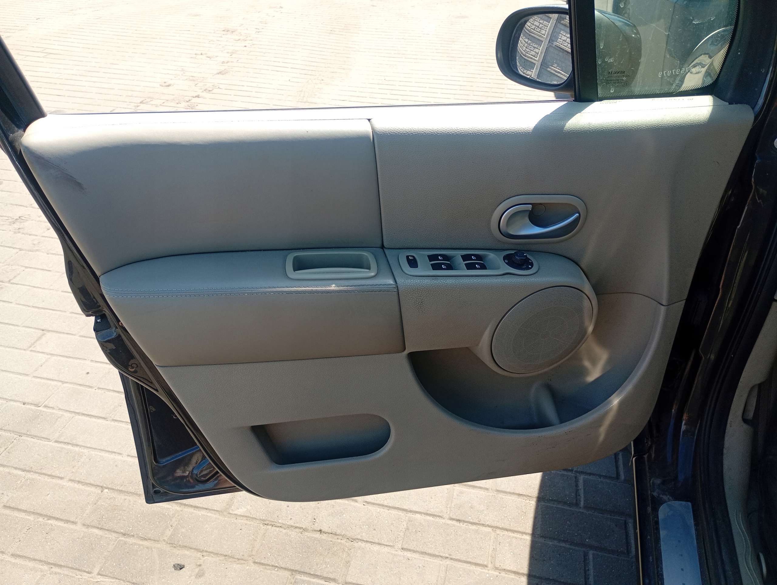 tapacír bok levá předek Renault Modus 1 a 04-13