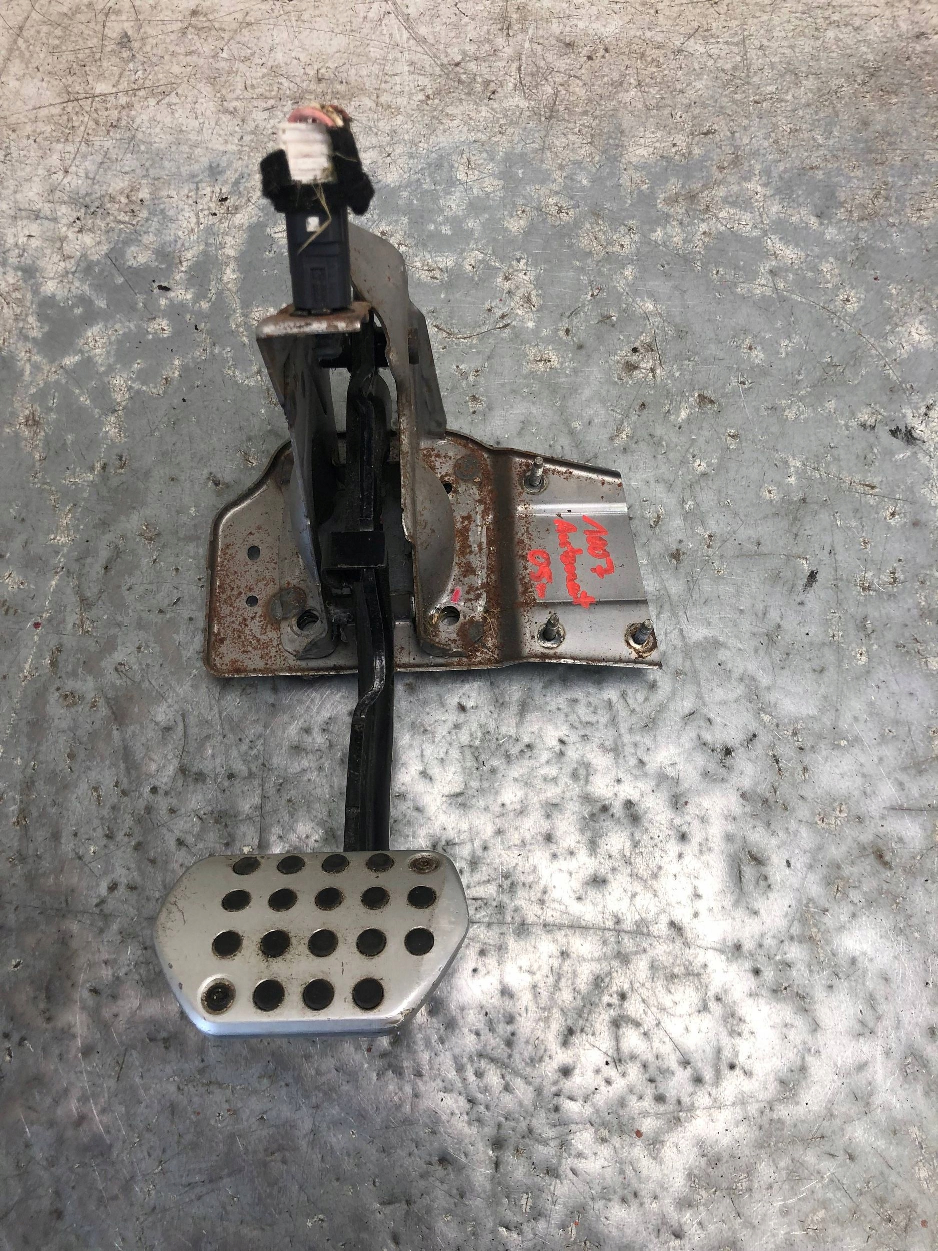 PEDAL bremse AUTOMAT PEUGEOT 1007