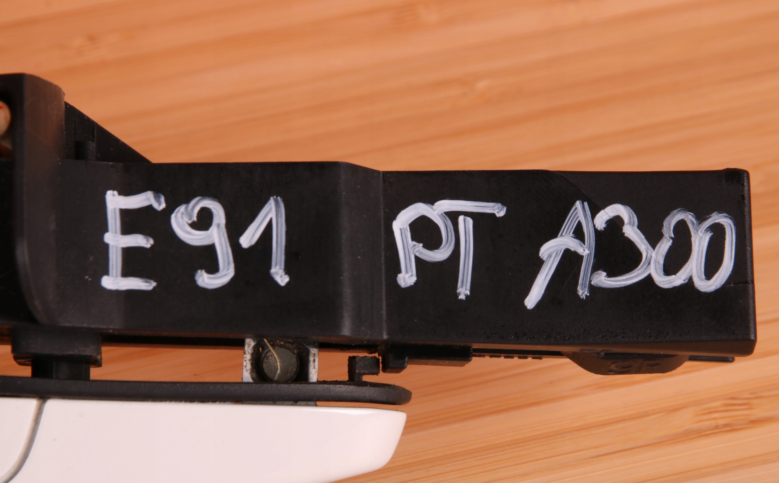 BMW E90 E91 handle exterior right rear part rear A300 ALPINWEISS 3