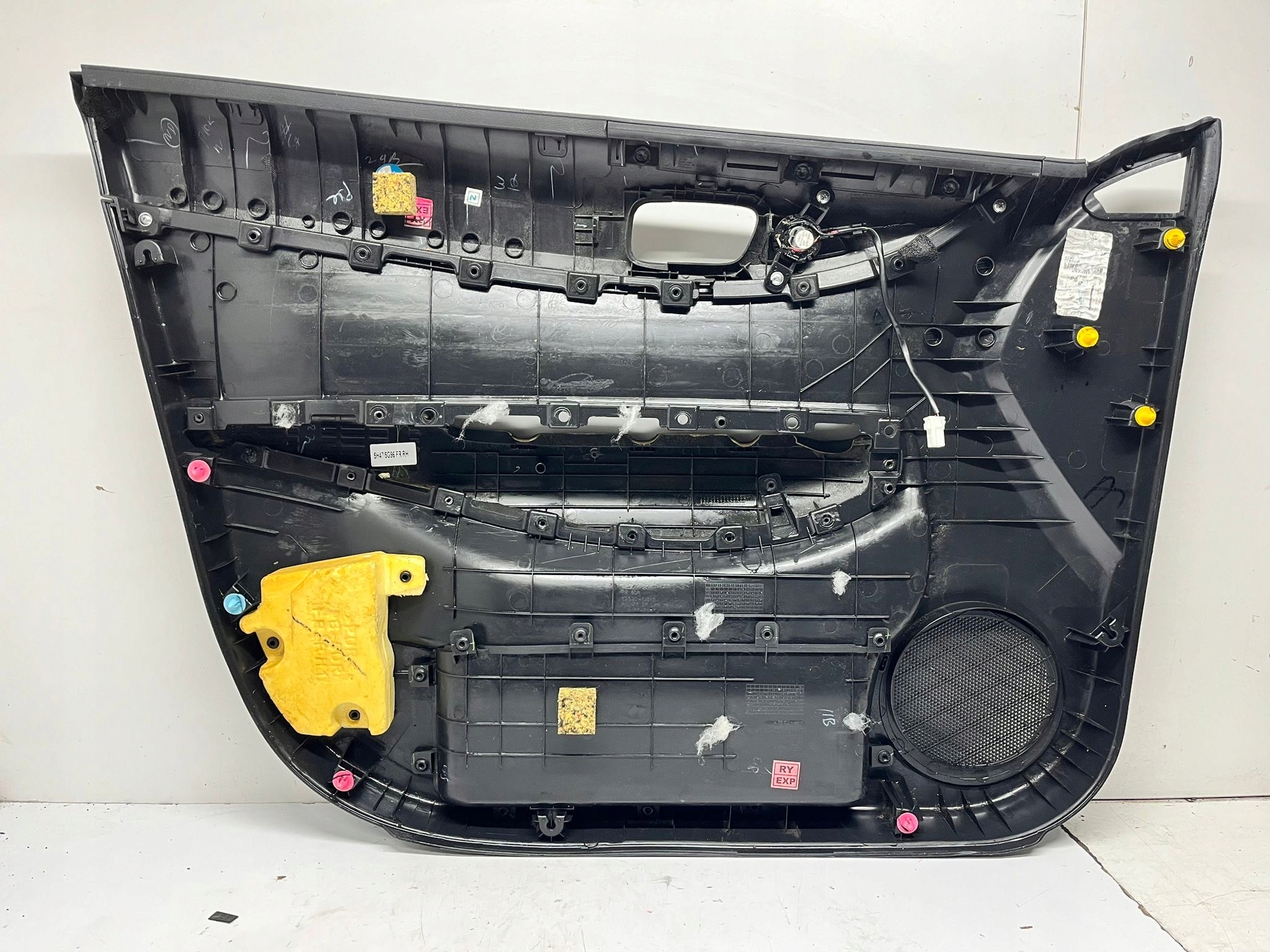 HYUNDAI I20 side upholstery door front right UK 2008